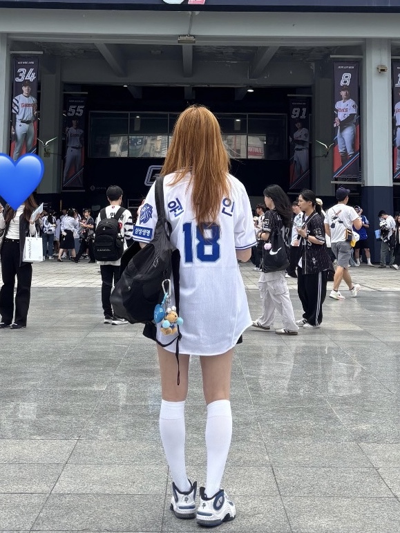 Nike Air Penny II Atlantic Blue, Samsung Lions 2025 Professional Home Uniform White (Non Marking Ver.) 착용 스타일 - 2