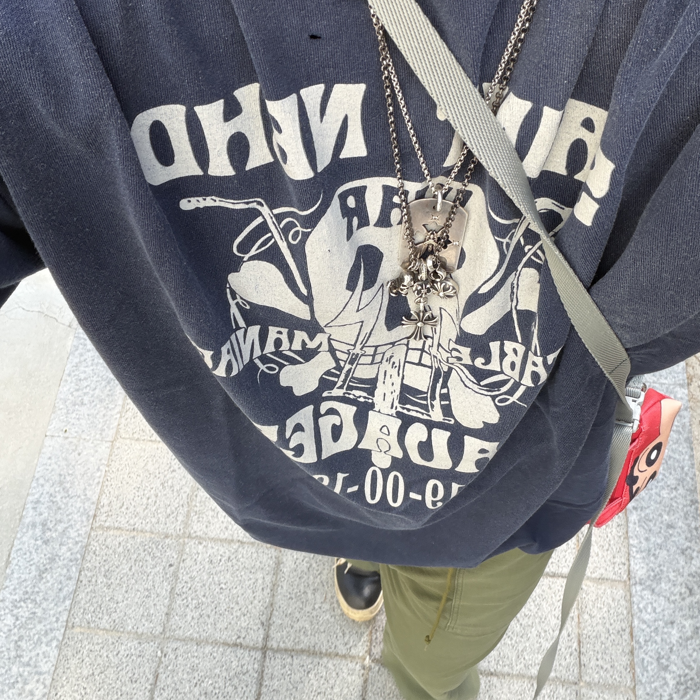 Neighborhood x Saint Mxxxxxx STHD Saint NBHD T-Shirt Navy - 25SS, Needles String Fatigue Pant Reversed Sateen Olive 착용 스타일 - 2