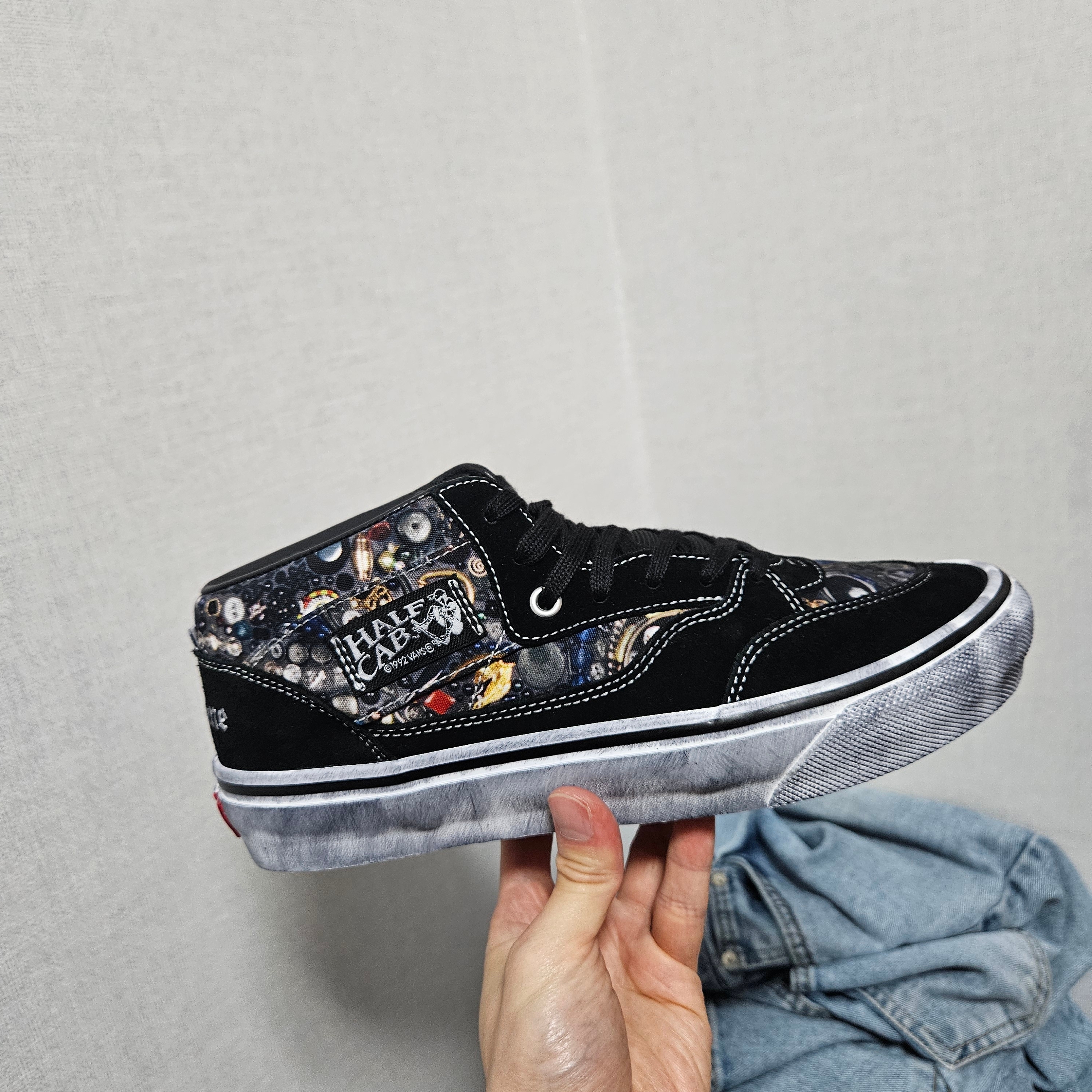 Vans x Supreme x Mike Kelley Half Cab Black 착용 스타일 - 1