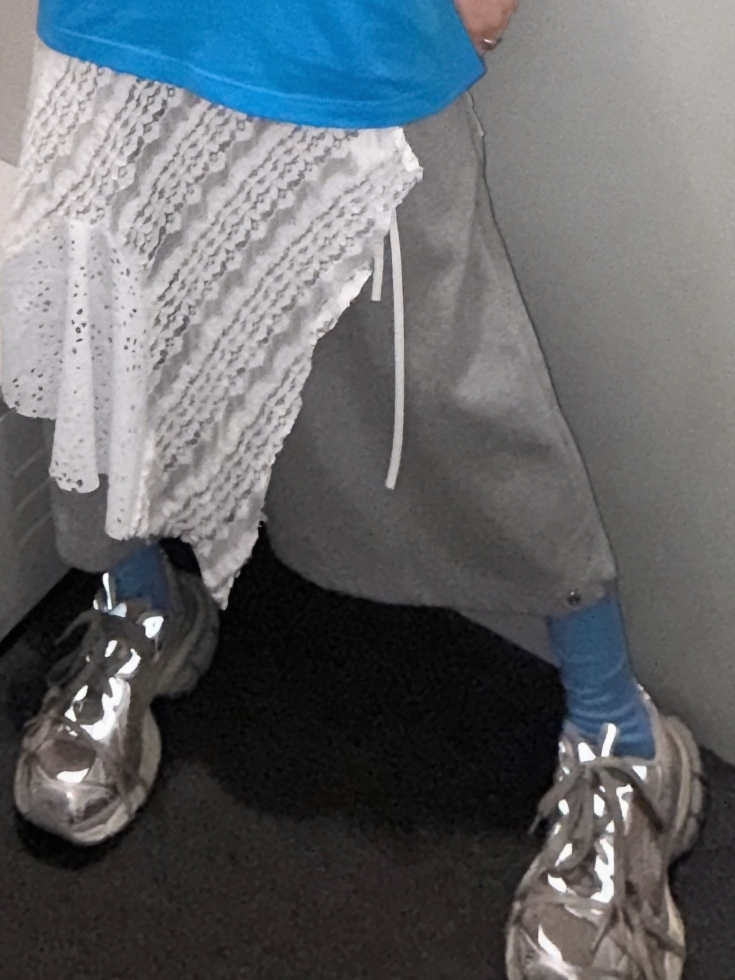 Thrasher Crayon Trompe Loeil T-Shirt Turquoise, Balenciaga 3XL Sneakers Light Beige 착용 스타일 - 3