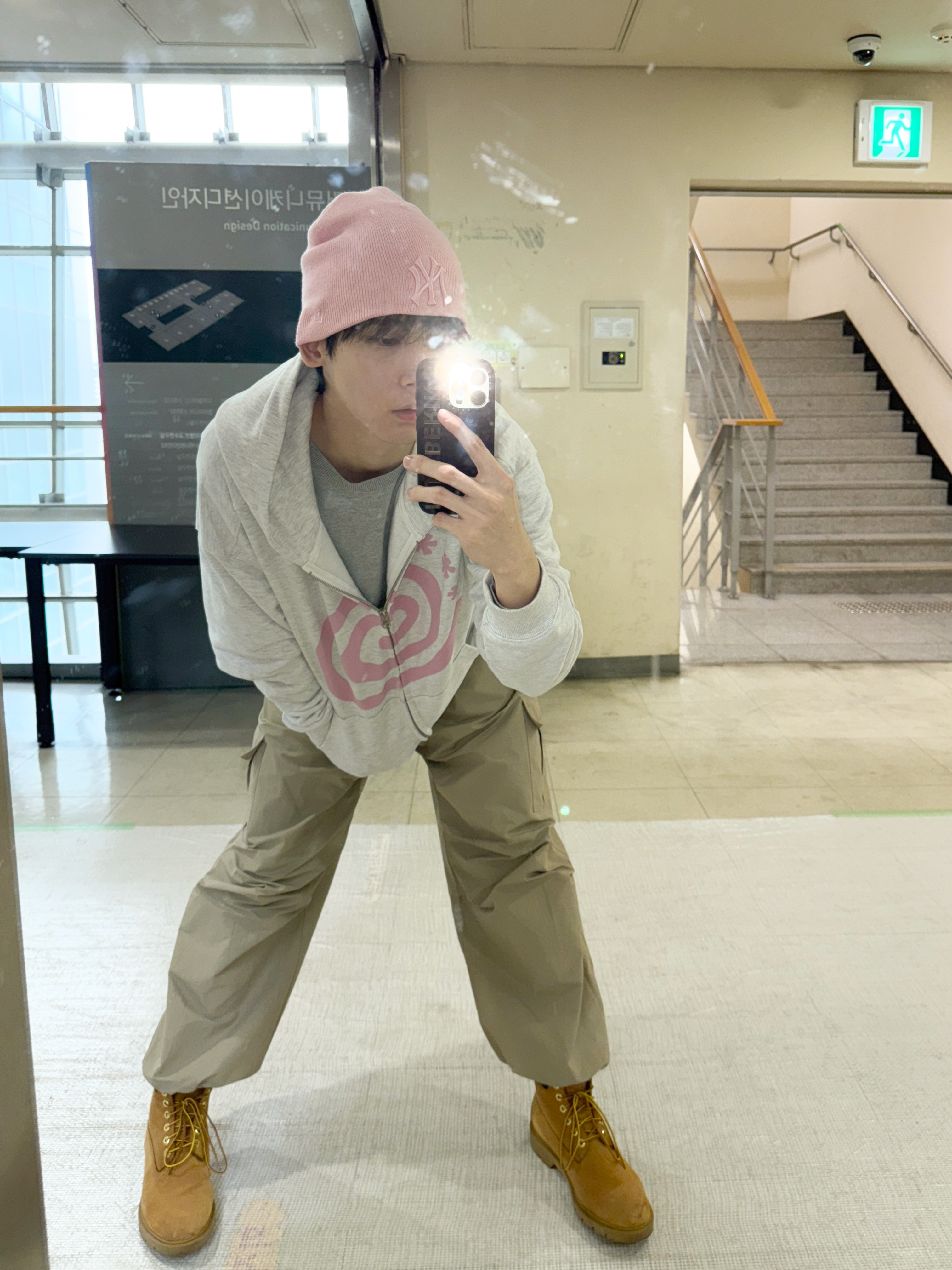 AMOU Molly Hoodie Zip Up White Melange, Timberland Premium 6 inch Waterproof Boot Wheat Nubuck - Medium 착용 스타일 - 1