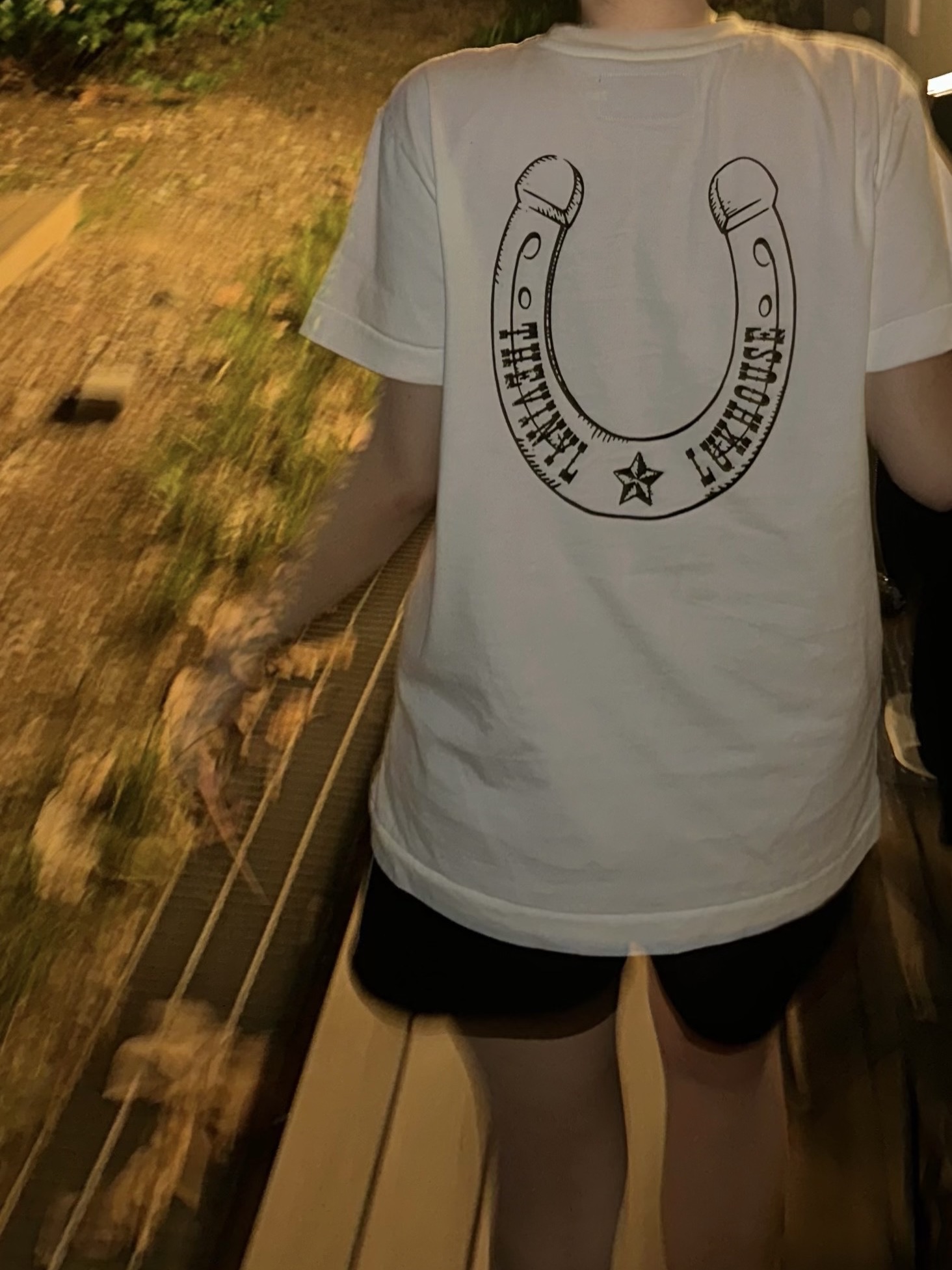 Thevinylhouse Lucky House Tee White 착용 스타일 - 4