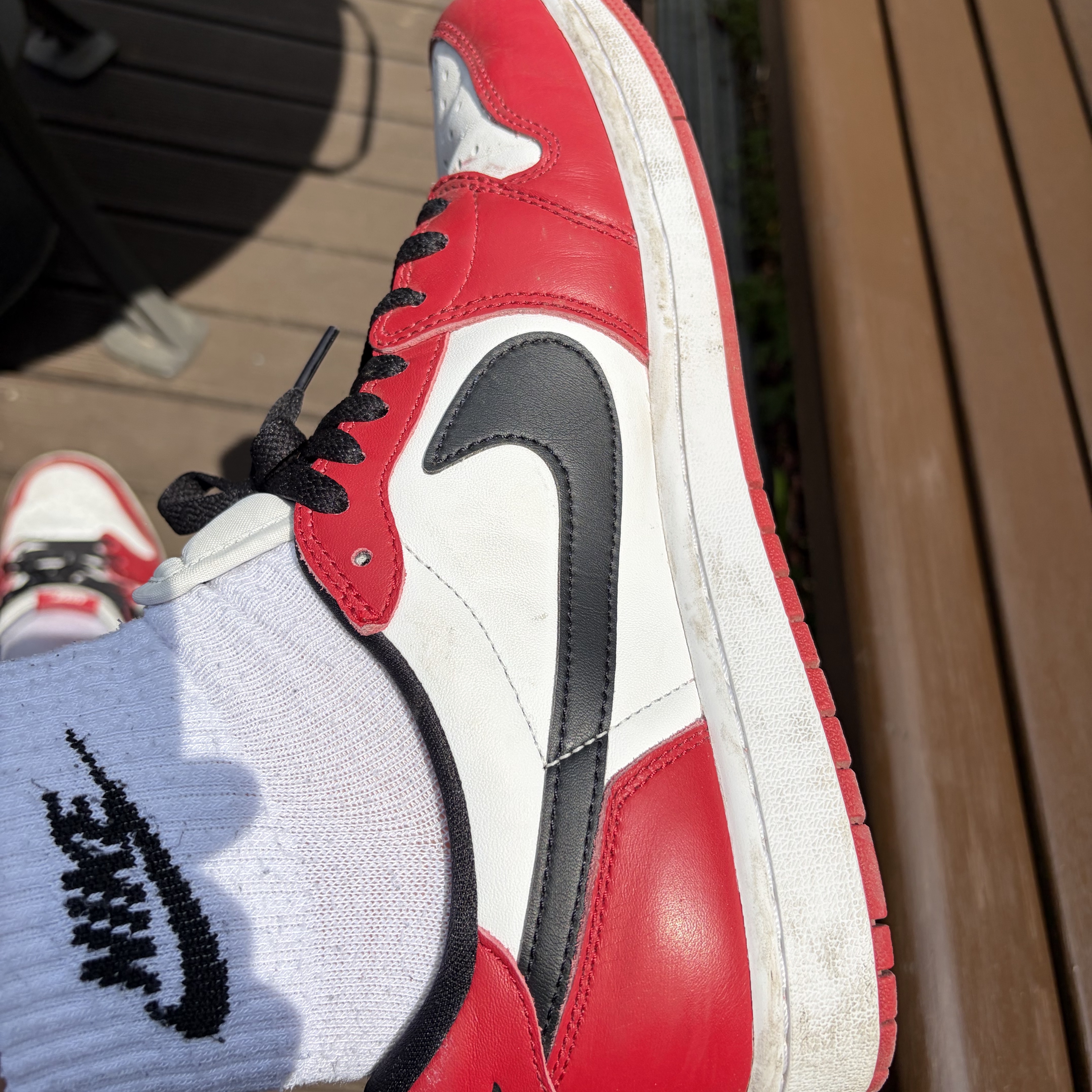 Jordan 1 Retro Low OG Banned 2026, Jordan 1 Low OG Starfish 착용 스타일 - 8
