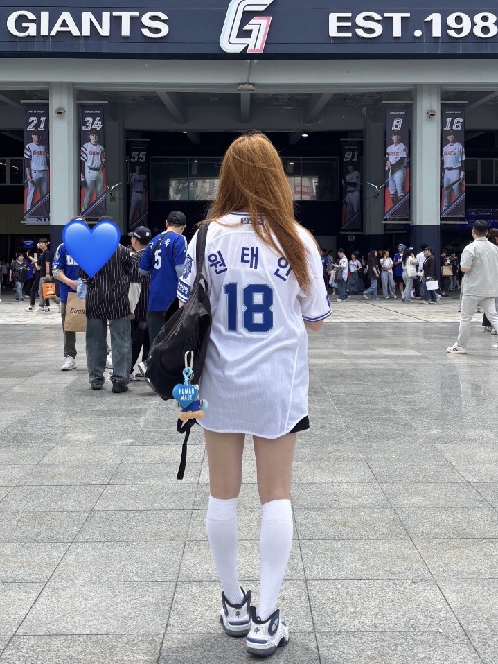 Nike Air Penny II Atlantic Blue, Samsung Lions 2025 Professional Home Uniform White (Non Marking Ver.) 착용 스타일 - 3