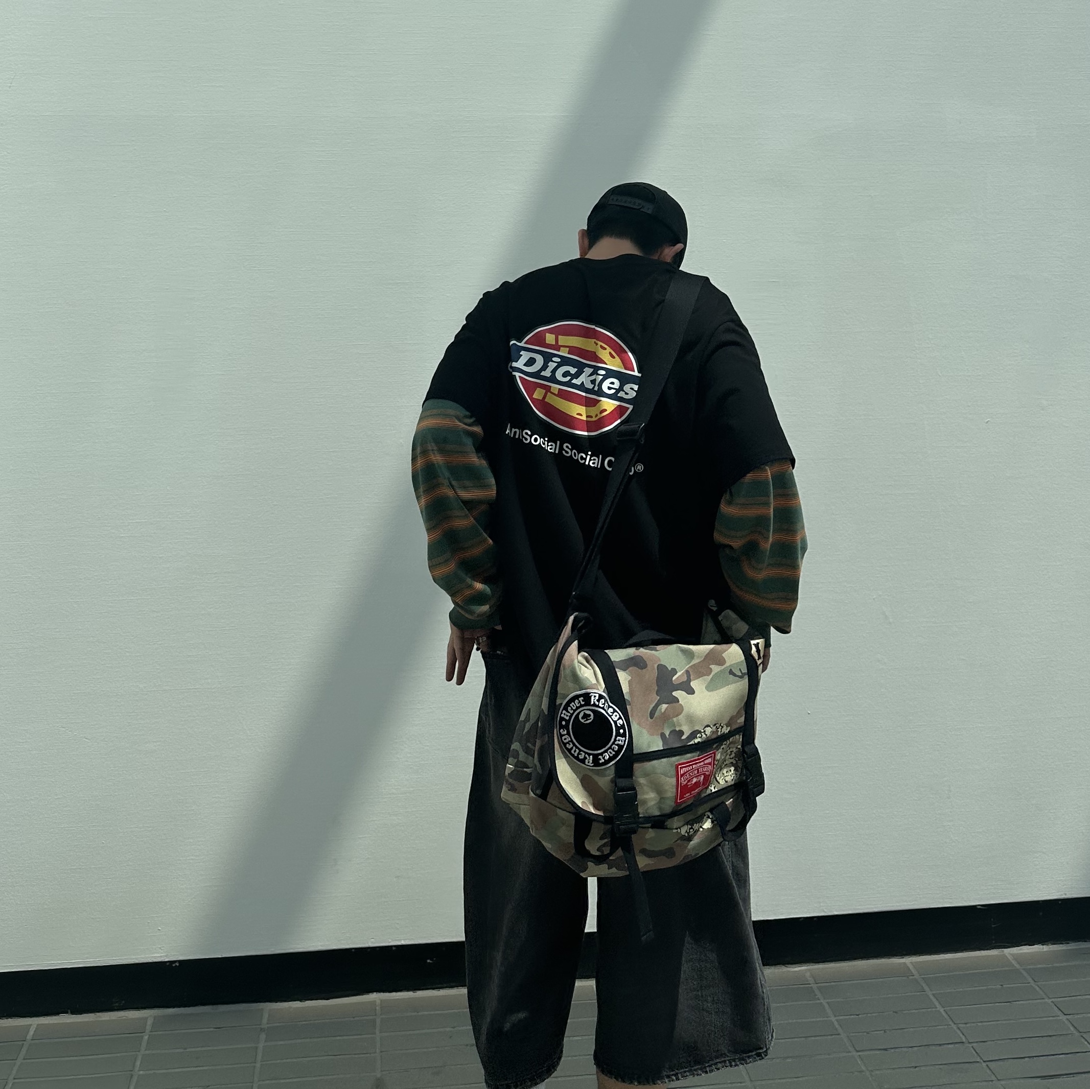 Anti Social Social Club x Dickies Logo T-Shirt Black, Nike x Stussy Air Penny II Rattan and Limestone 착용 스타일 - 2