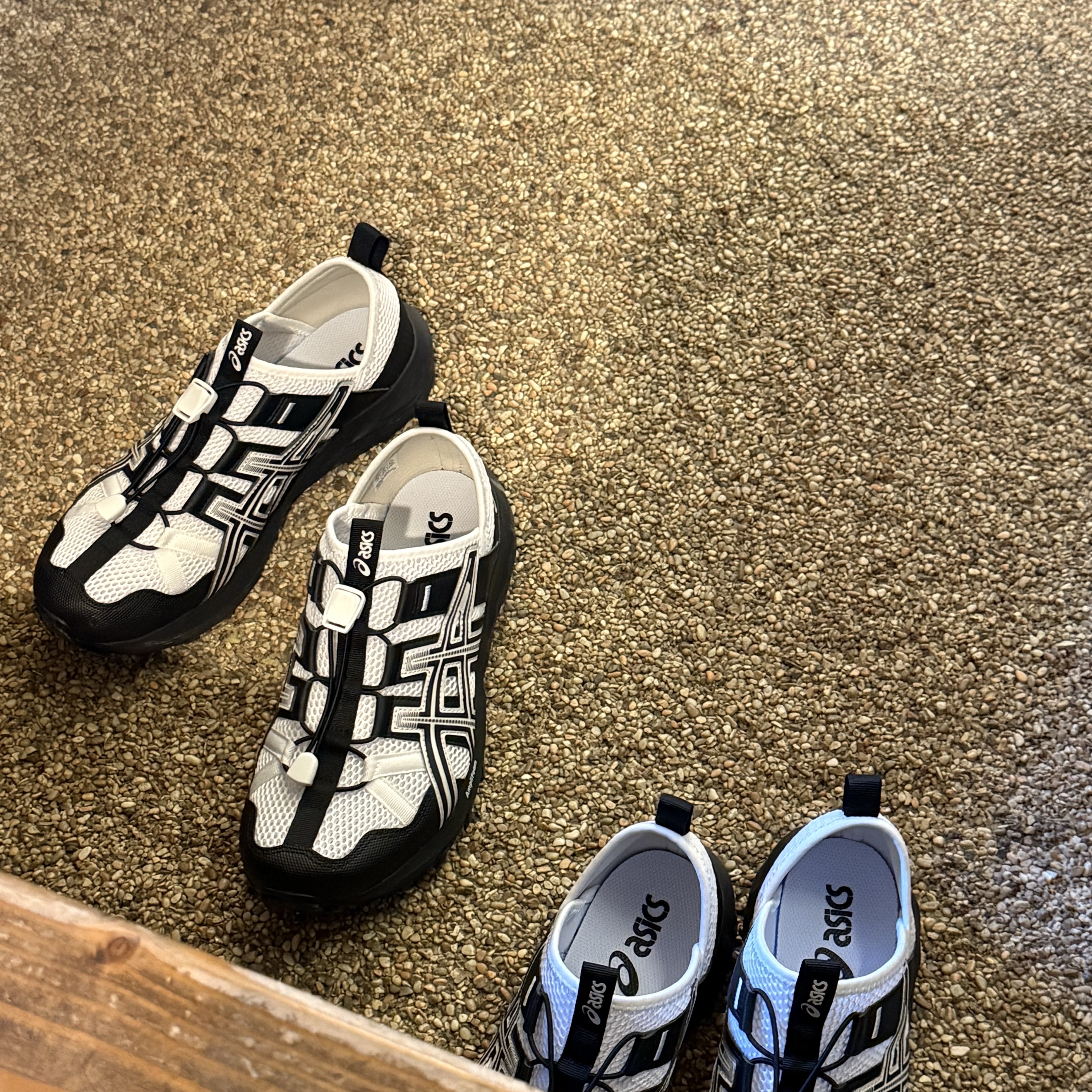 Asics Gel-Sonoma TR Trail Outdoor White Black 착용 스타일