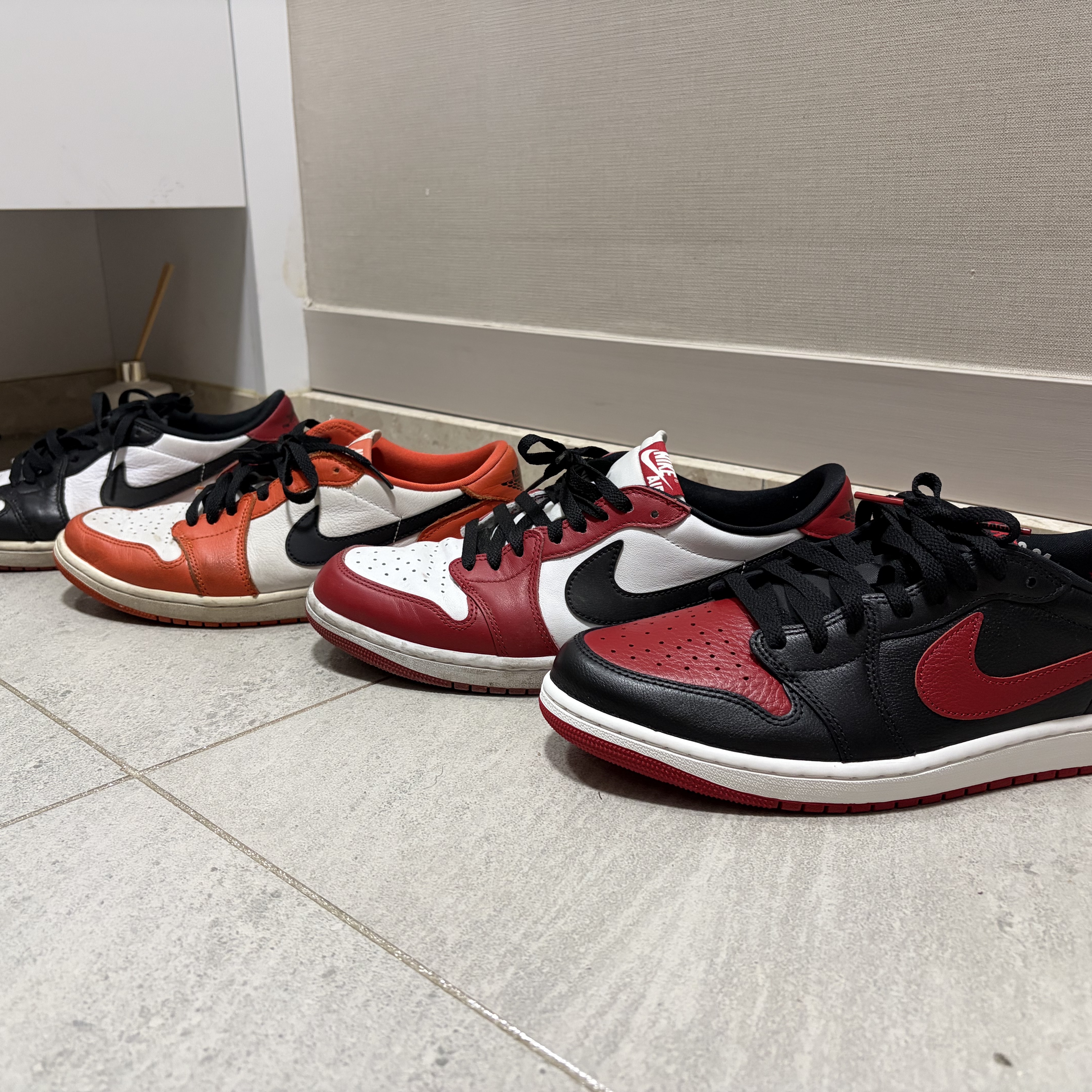 Jordan 1 Retro Low OG Banned 2026, Jordan 1 Low OG Starfish 착용 스타일 - 1
