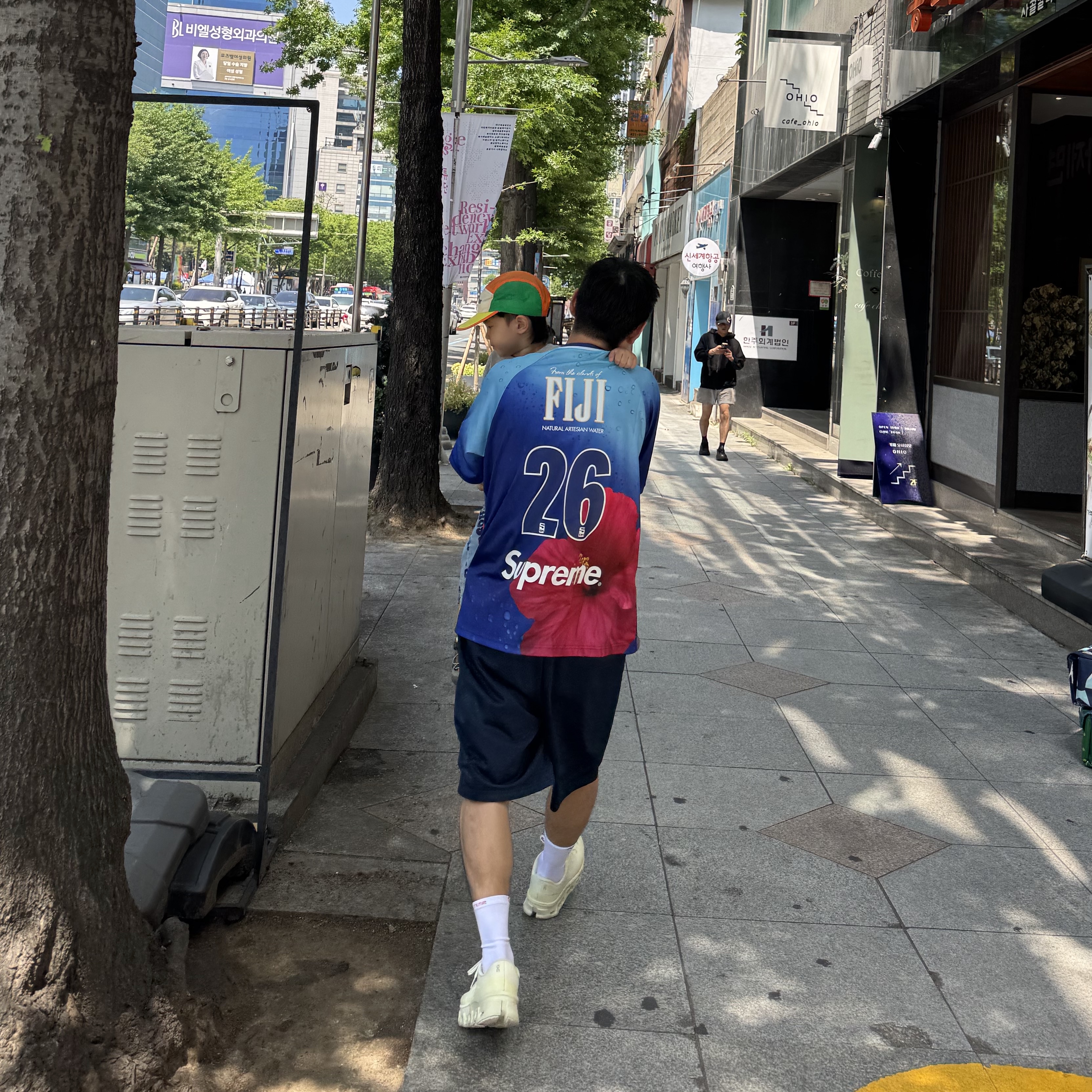 Supreme x FIJI Soccer Jersey Multicolor - 26SS, Supreme x Champion Mesh Short Navy - 24SS 착용 스타일 - 1