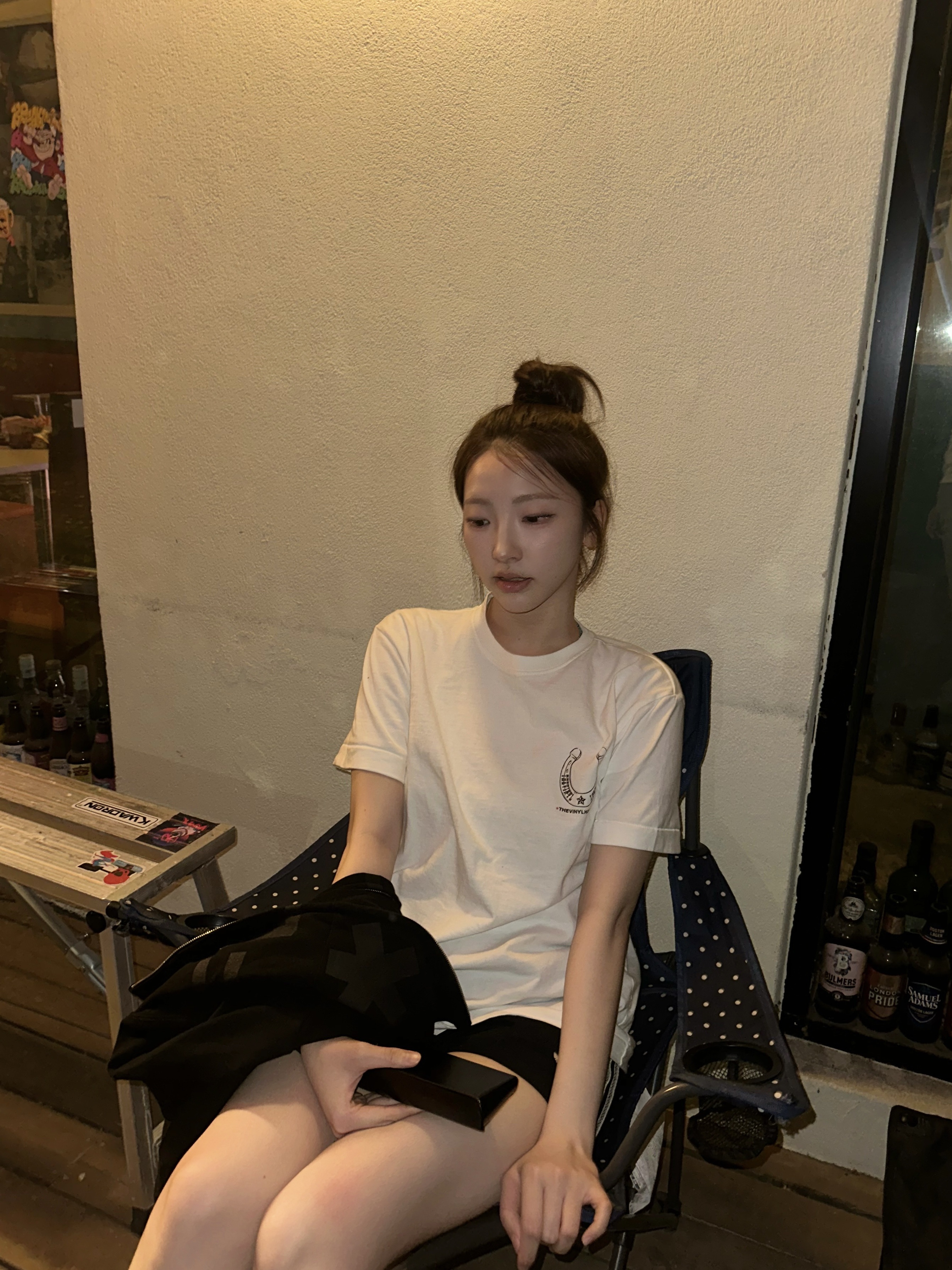 Thevinylhouse Lucky House Tee White 착용 스타일 - 3