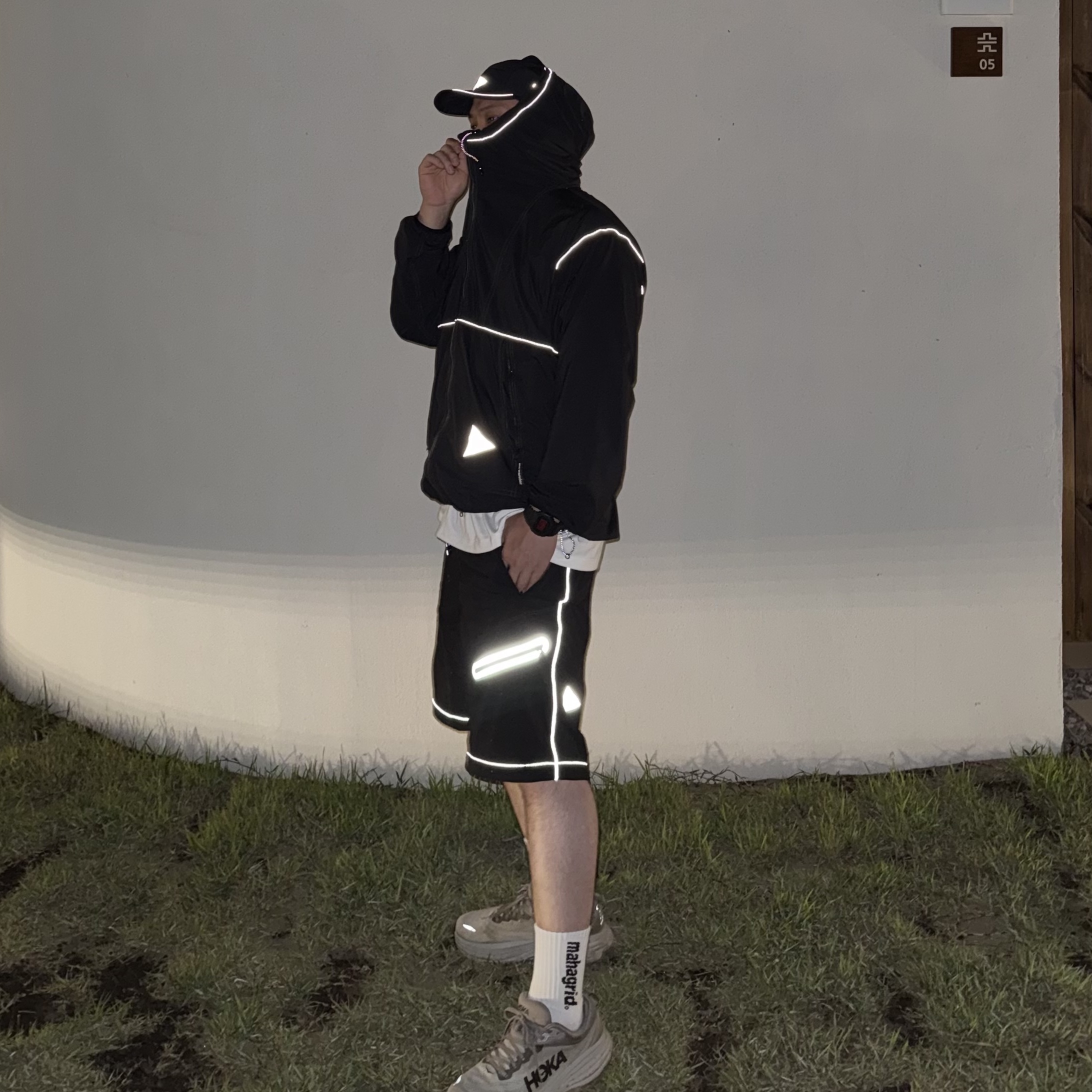 And Wander x Gramicci Patchwork Wind Cap Black, And Wander Pertex Wind Jacket Black 착용 스타일
