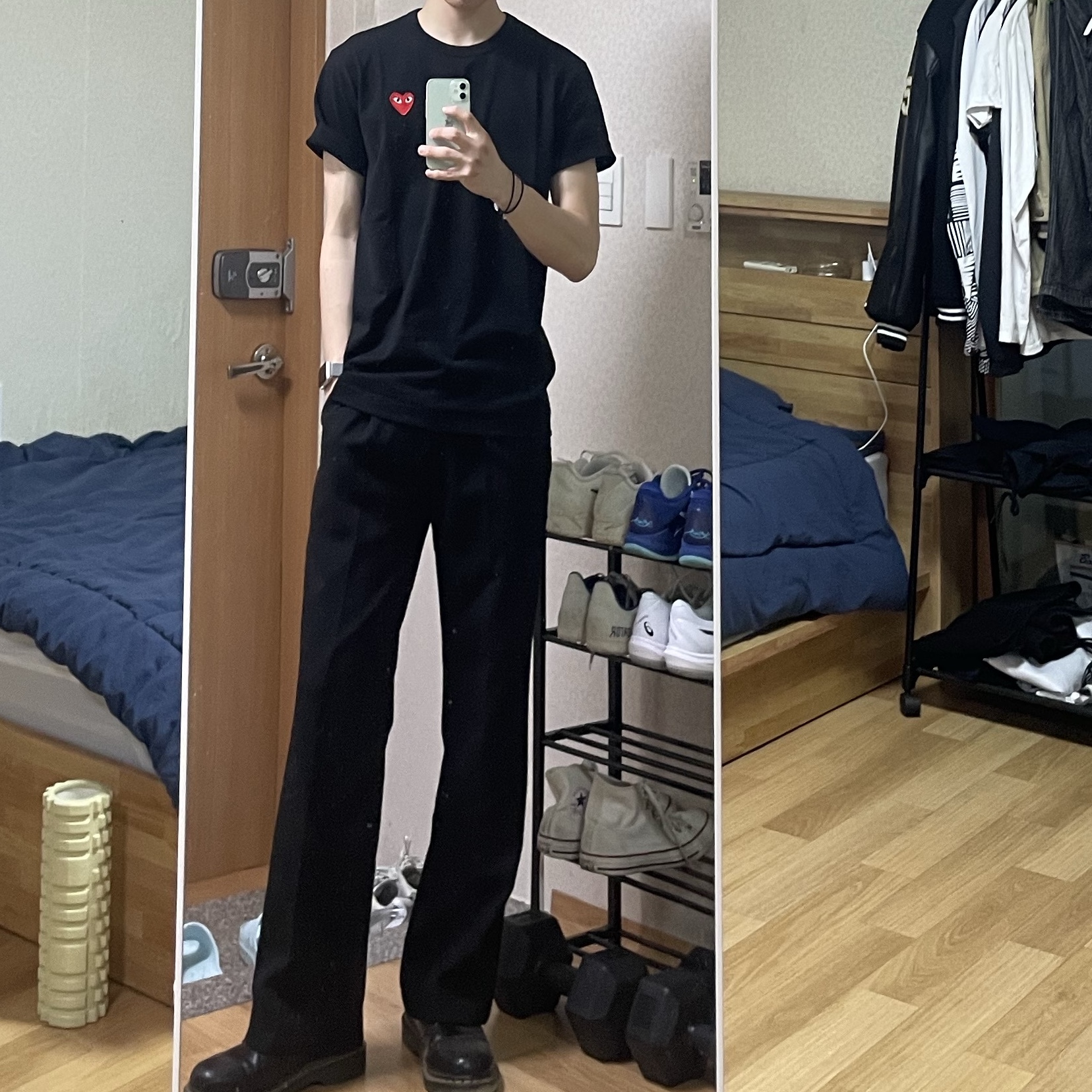 Play Comme des Garcons Red Heart T-Shirt Black 착용 스타일
