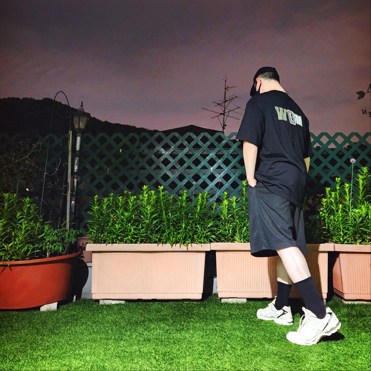 BAPE Logo Cap Black, BAPE Shark T-Shirt #2 Black 착용 스타일 - 2