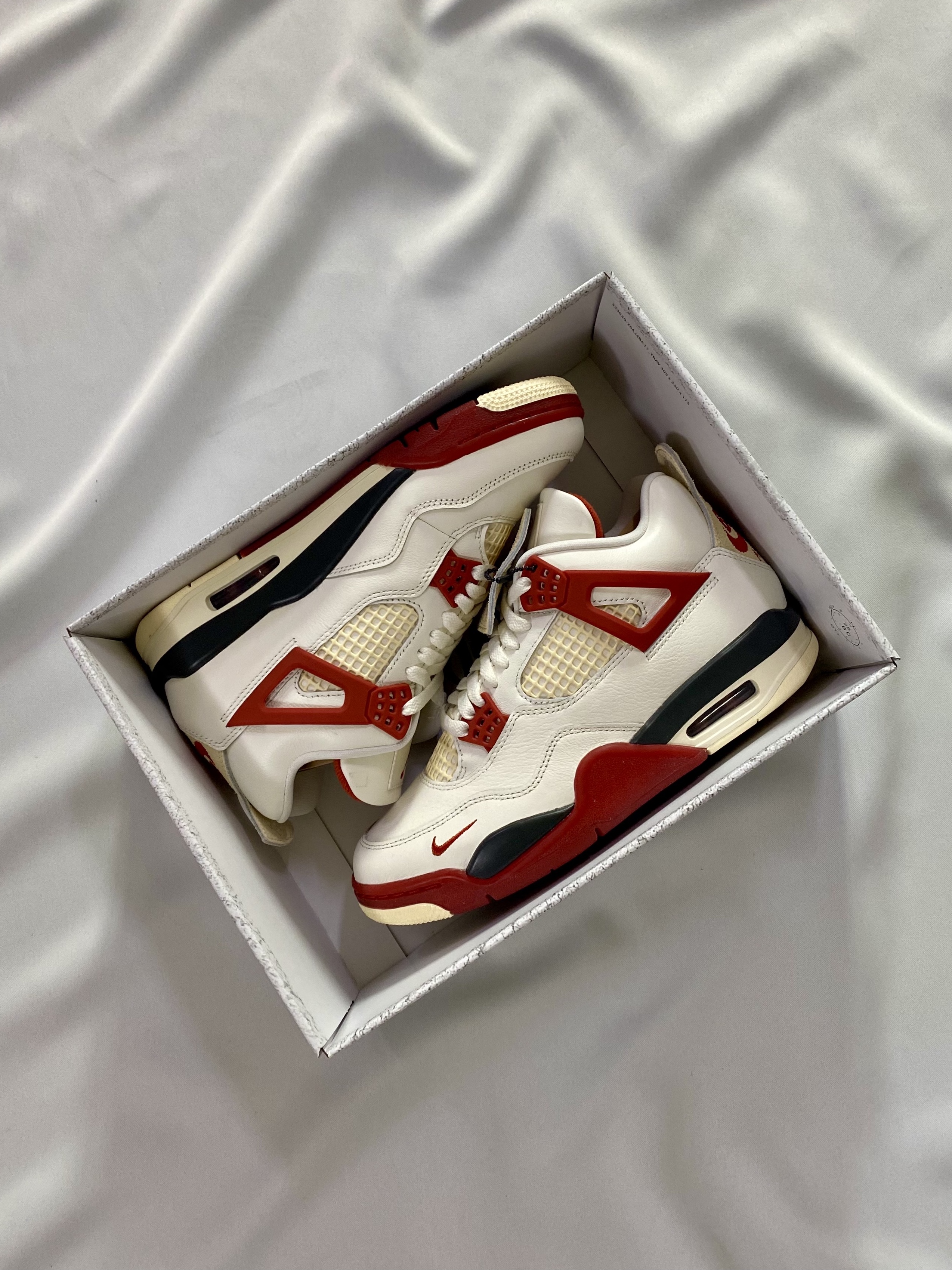 Jordan 4 x Nigel Sylvester Retro OG Brick After Brick 착용 스타일 - 1