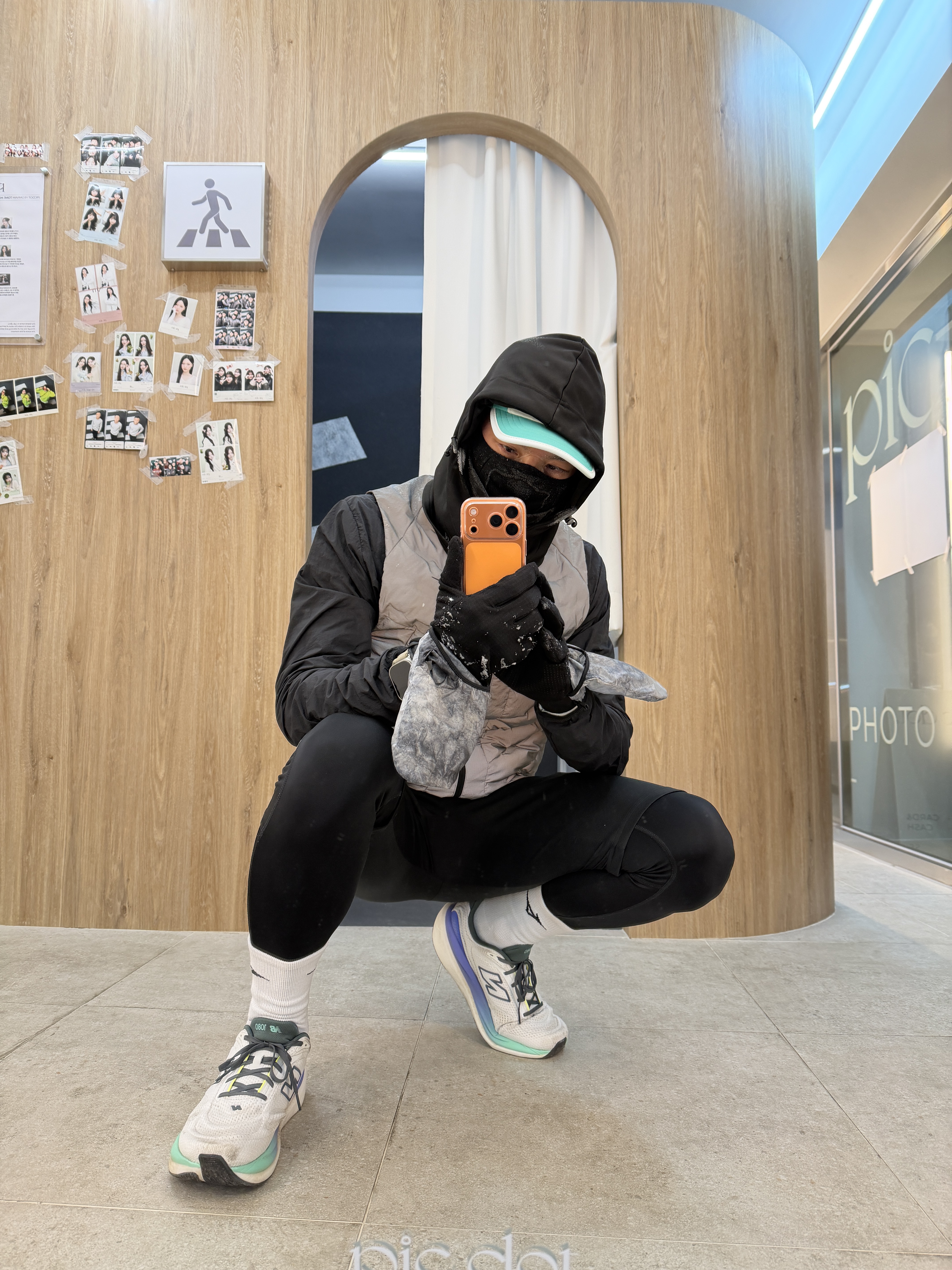 ARC Igloo Running Mitts 2.0 Marble Grey 착용 스타일 - 2