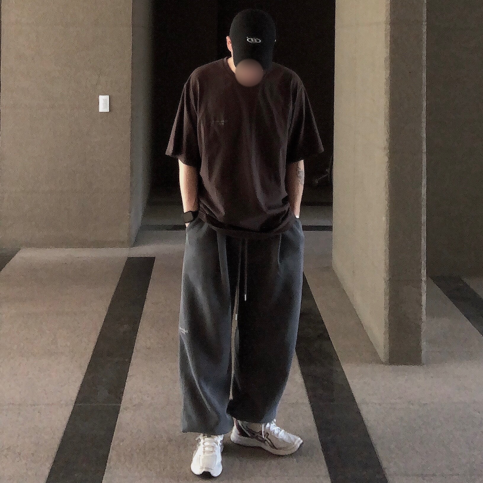 Undermycar Mu.03 Anti Fxxking Logo Play Oversized Sweat Jogger Pigment Gray 착용 스타일 - 2