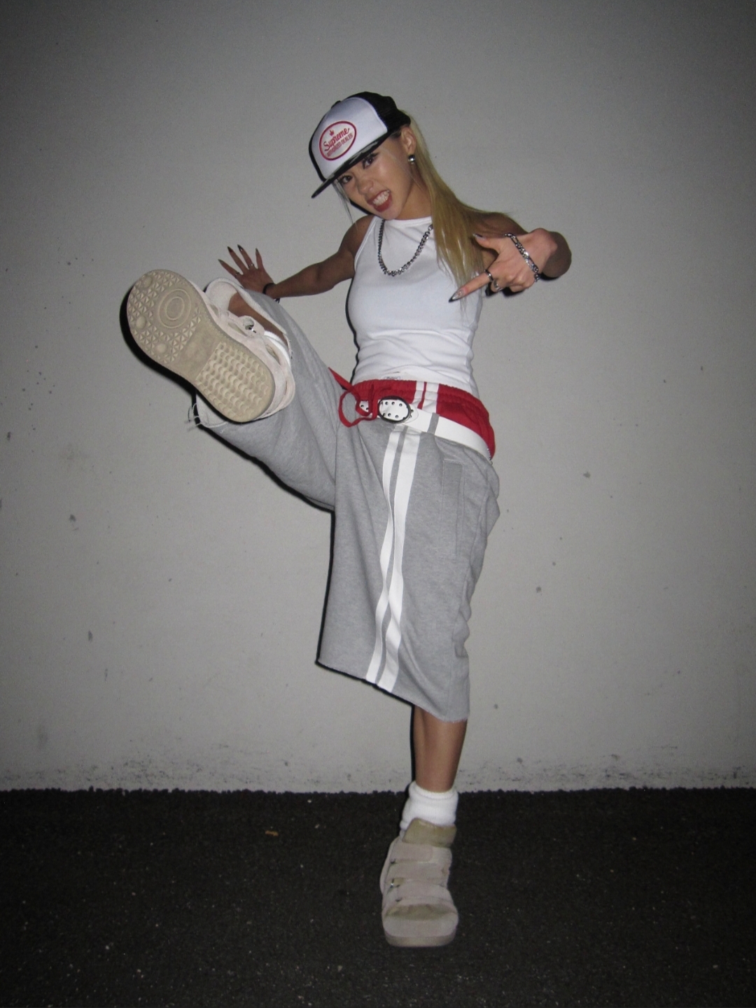 ROARINGRAD Double Waist Bermuda Sweat Pants Gray 착용 스타일 - 1