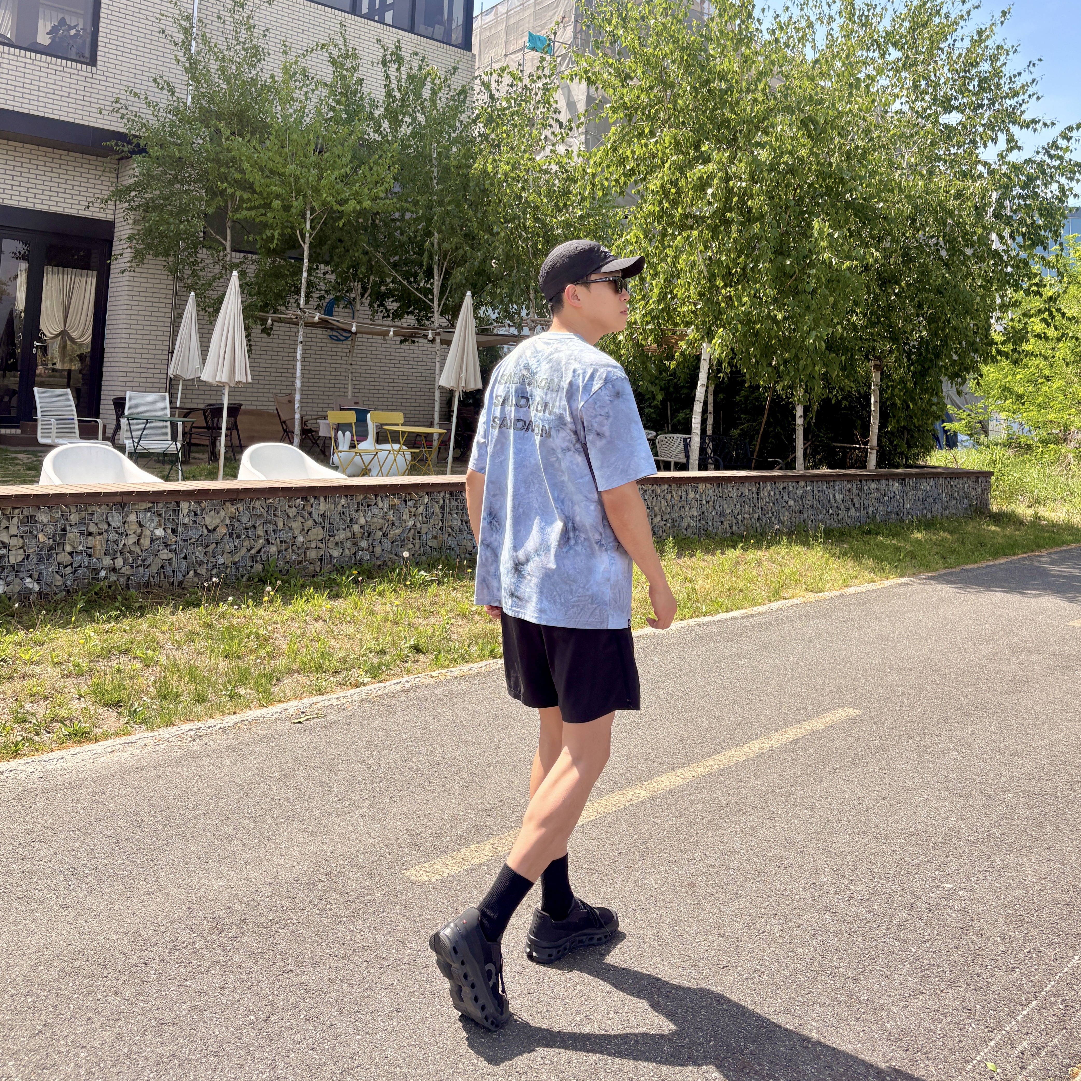 Salomon Link Camp Cap Black, Salomon Dynamic Run Short SleeveTee Melange Grey 착용 스타일 - 3