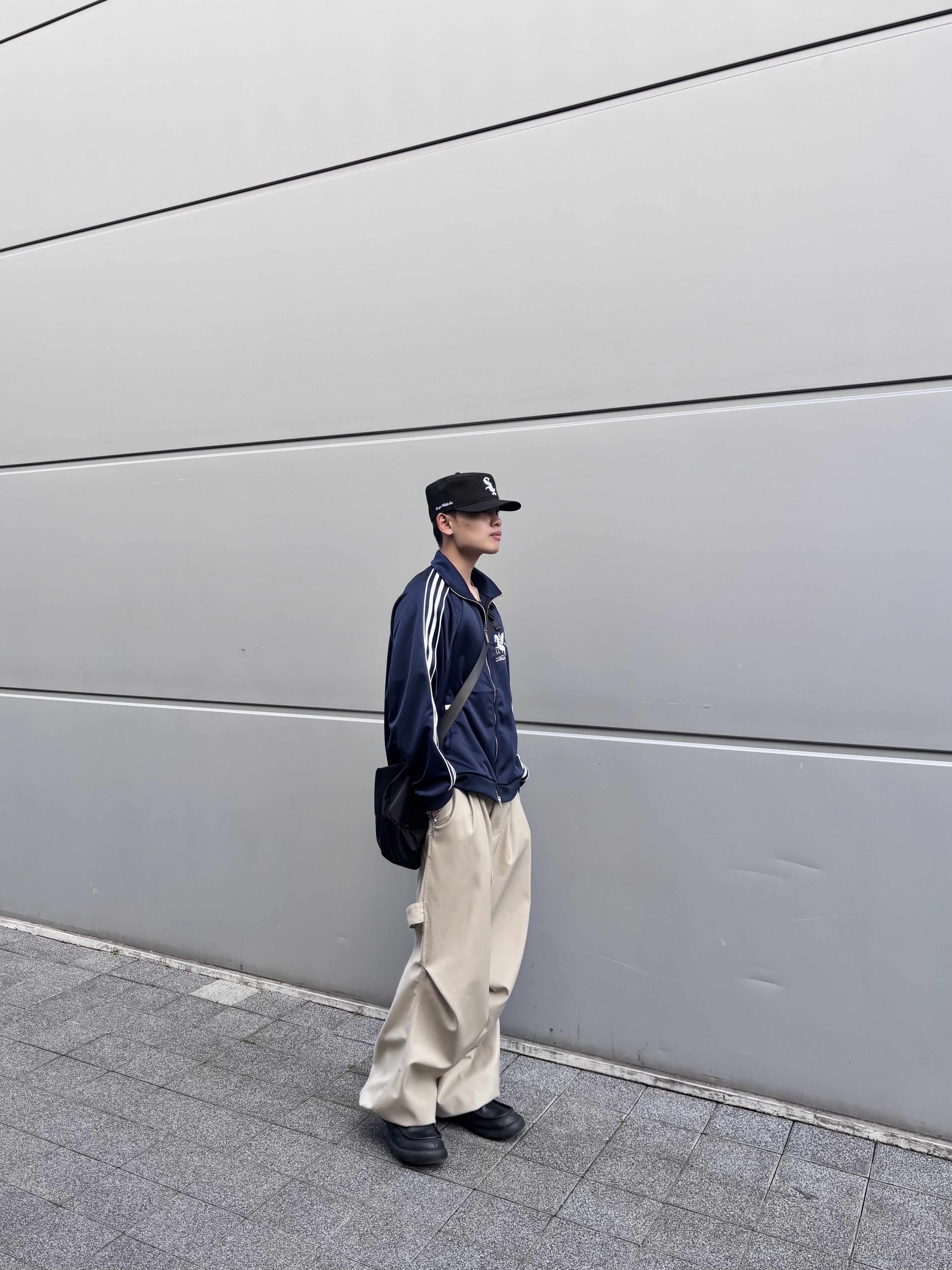 [트리플적립] PACOSPLY Falling Angel Sports Jacket Navy, [예약 배송] Kamien x KOIN SEOUL 247 All Day Slacks Beige 착용 스타일 - 7