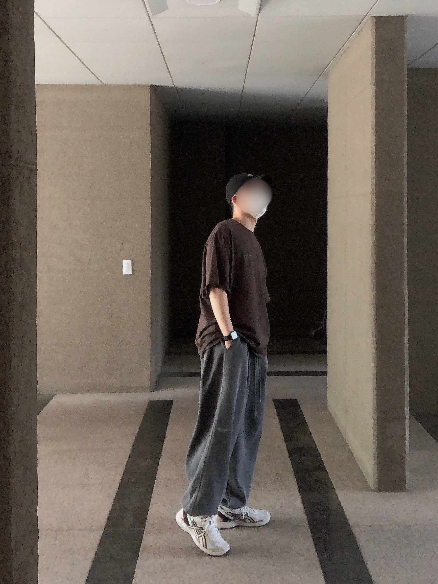 Undermycar Mu.05 Anti Fxxking Logo Play Oversized T-Shirts Asphalt, Undermycar Mu.03 Anti Fxxking Logo Play Oversized Sweat Jogger Pigment Gray 착용 스타일 - 2