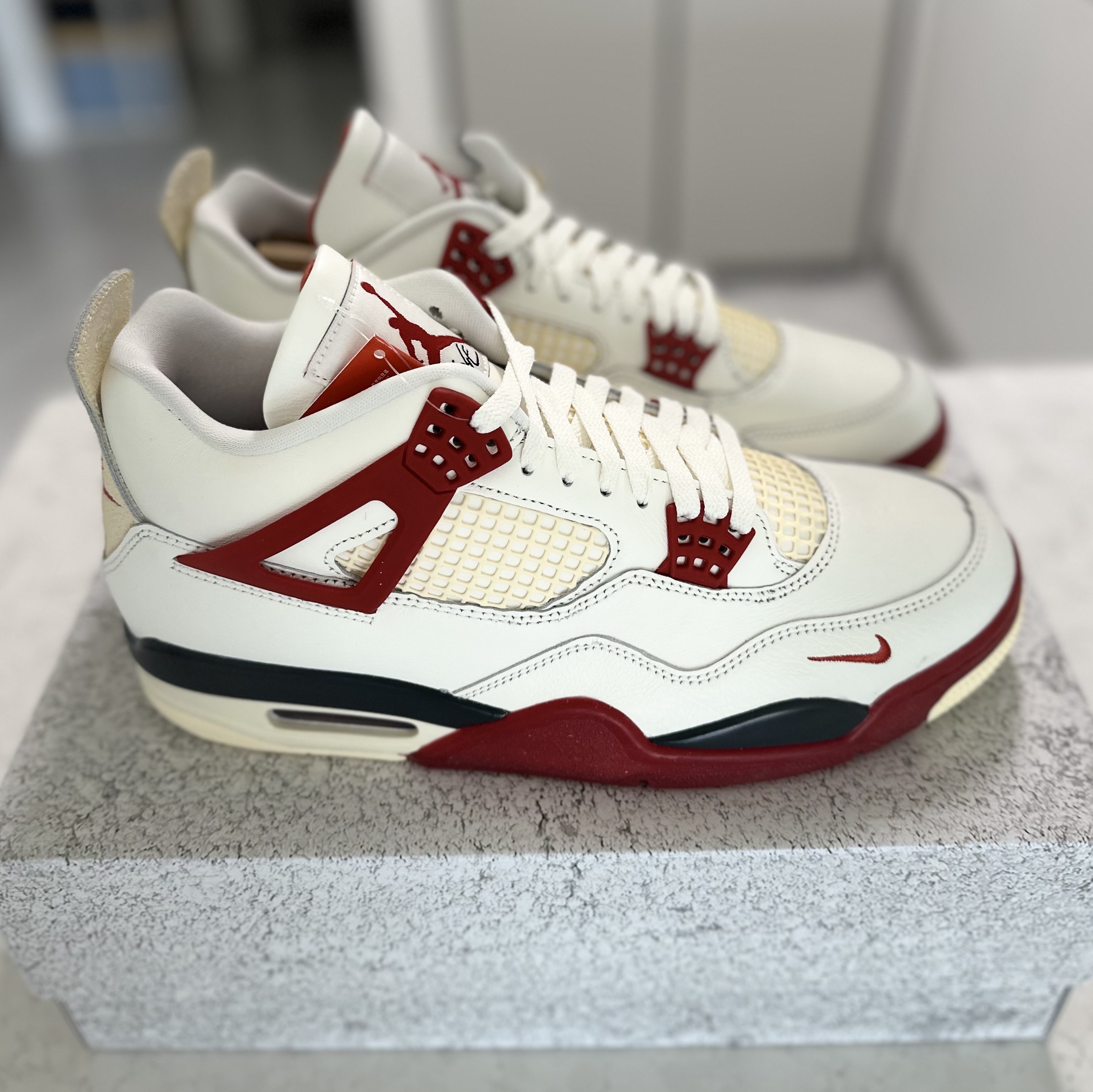 Jordan 4 x Nigel Sylvester Retro OG Brick After Brick 착용 스타일 - 5