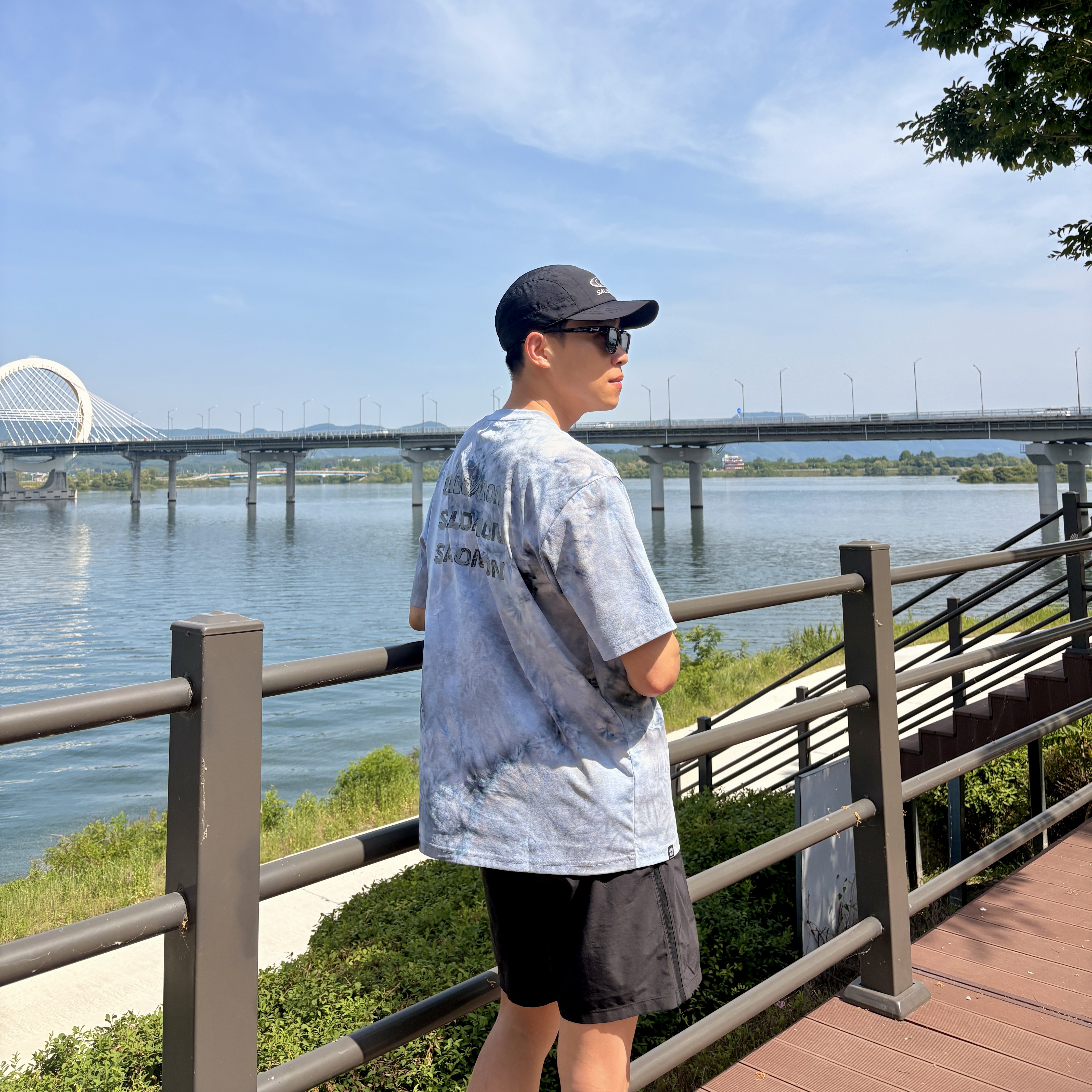 Salomon Link Camp Cap Black, Salomon Dynamic Run Short SleeveTee Melange Grey 착용 스타일 - 1