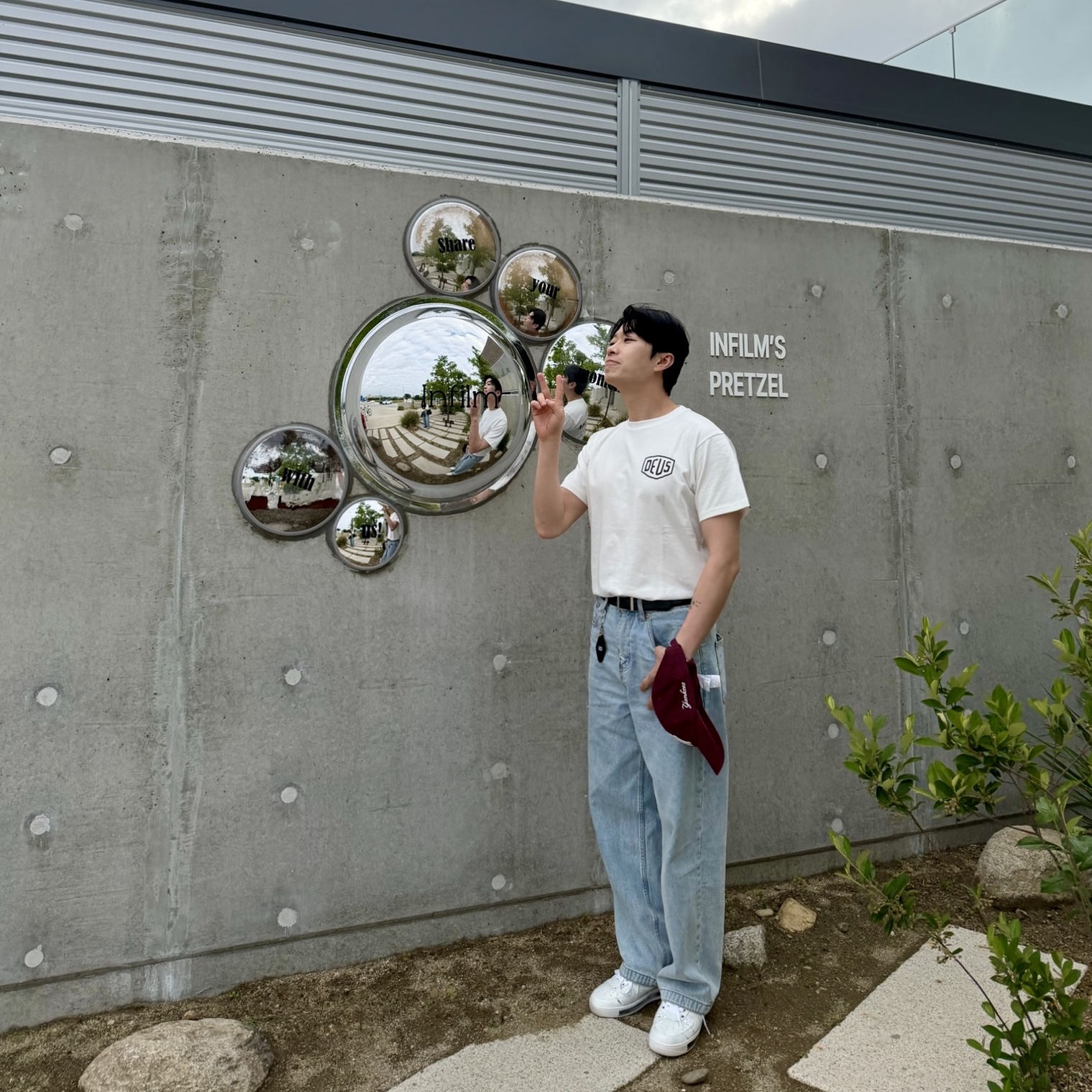 Deus Ex Machina Deus Seoul College Address T-Shirt White, Nike x Peaceminusone Air Force 1 Low Para-Noise 2.0 착용 스타일 - 1