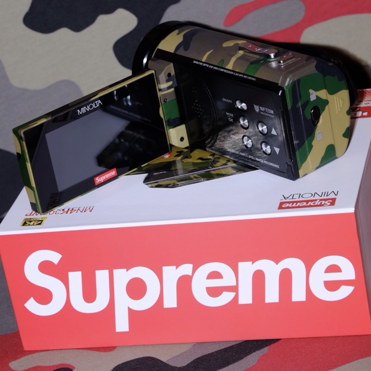 Supreme Yashica MF-1 Camera Red - 21SS 착용 스타일 - 2