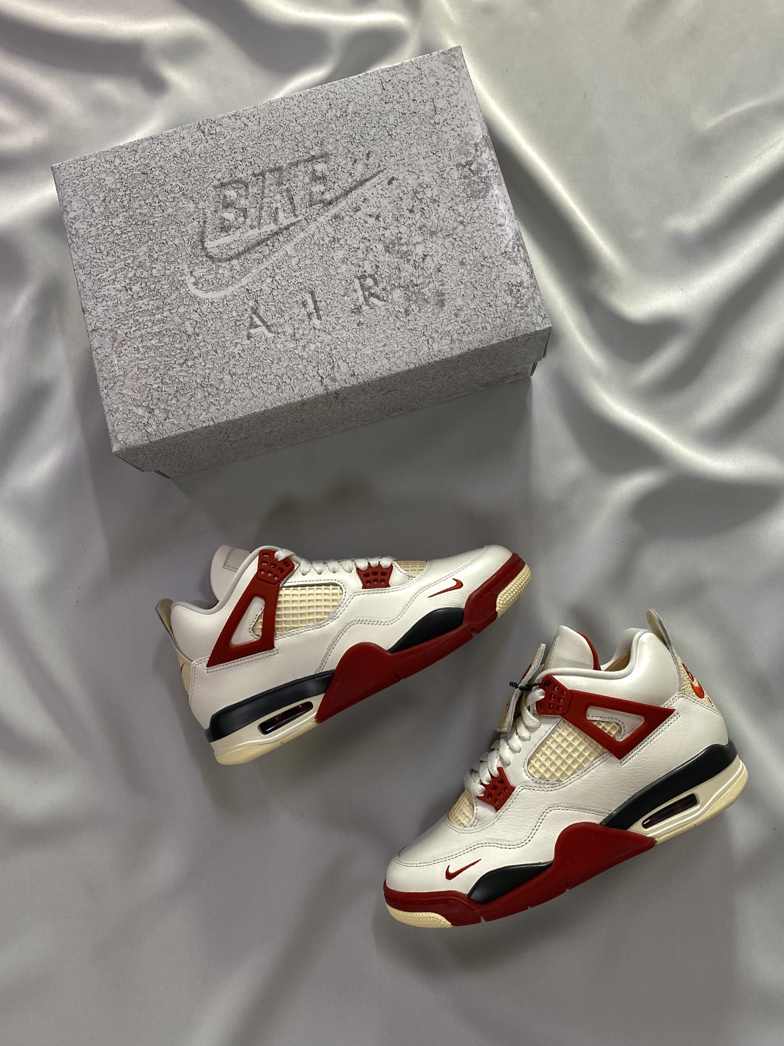Jordan 4 x Nigel Sylvester Retro OG Brick After Brick 착용 스타일 - 2