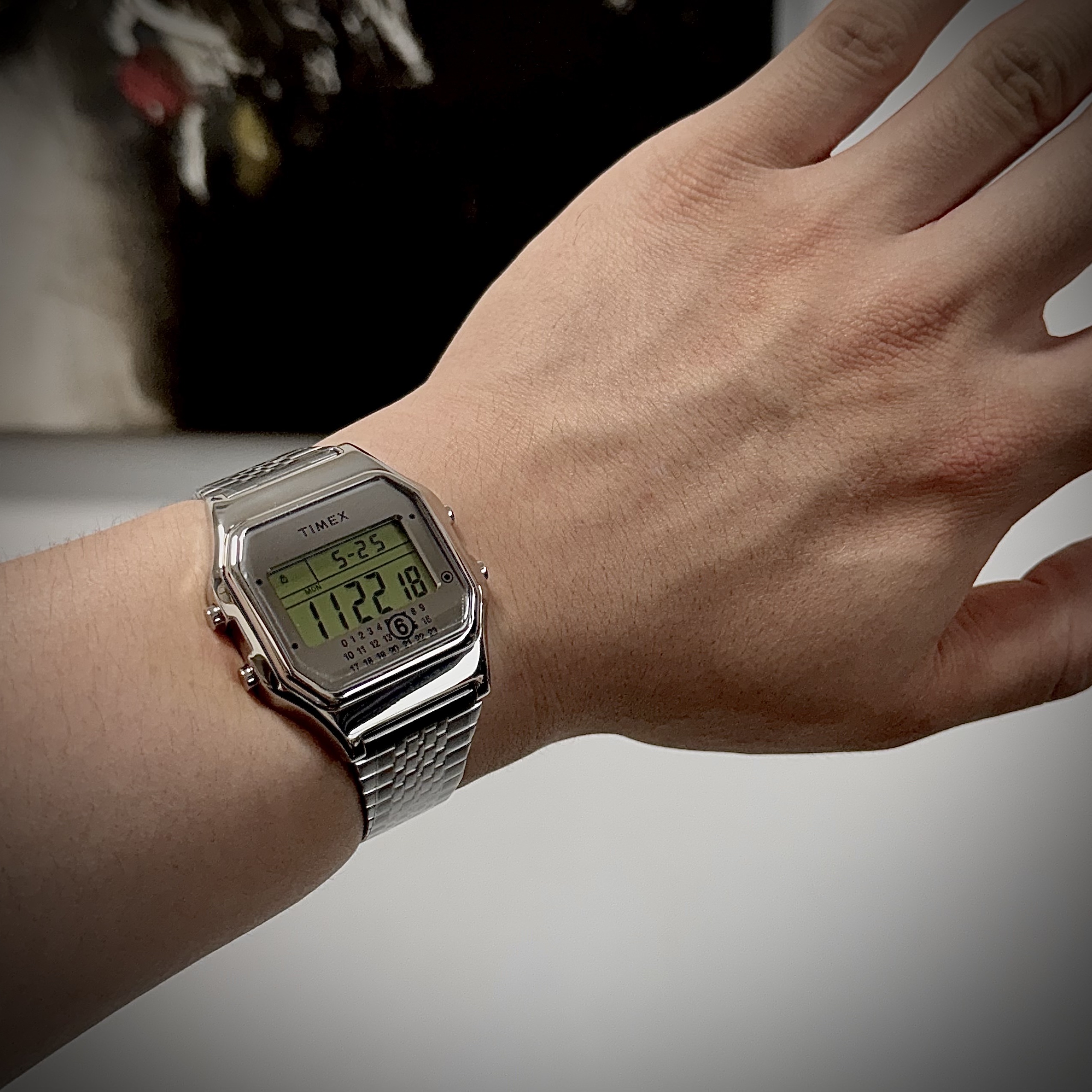 Timex x MM6 Maison Margiela T80 Gift Set w/ Extra Bracelet Stainless Steel 착용 스타일 - 2