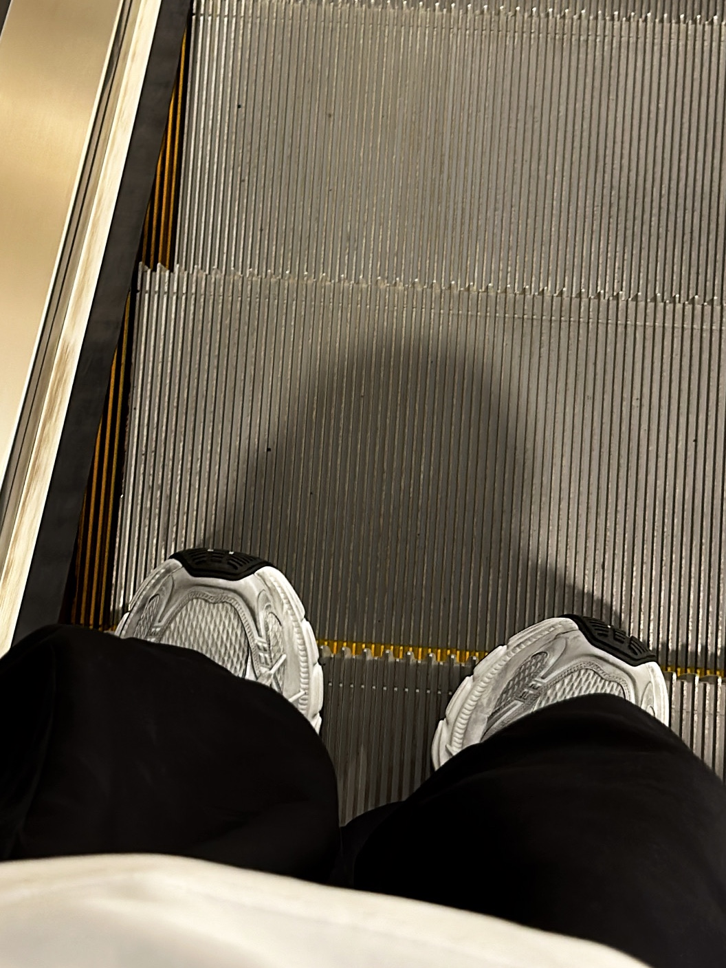 Prada Cloudbust Thunder Technical Fabric Sneakers Black, Nike x Off-White Dunk Low Pine Green 착용 스타일 - 4