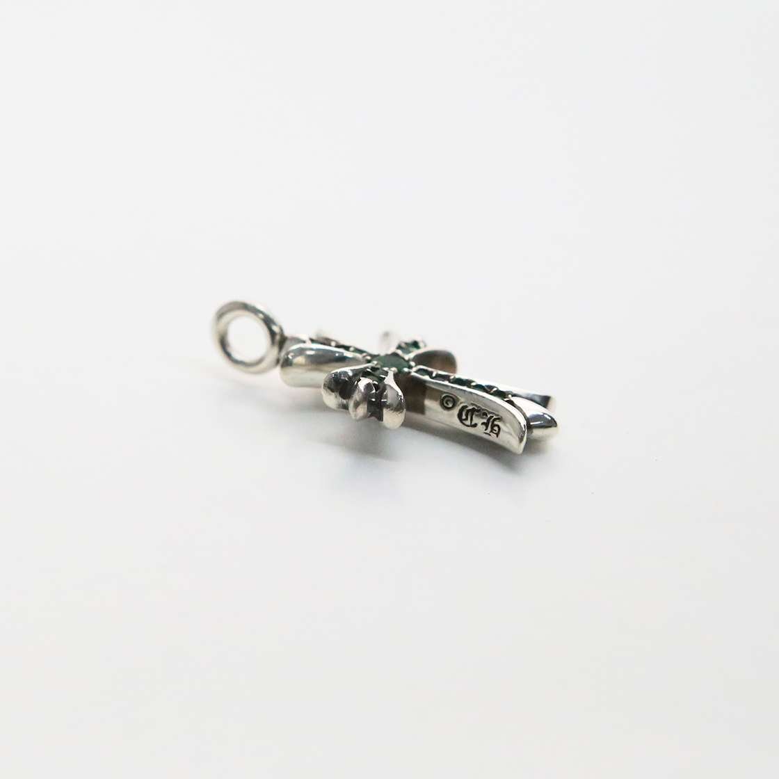 한스룸 크롬하츠 타이니팻 크로스 참 파베 에메랄드(Hansroom Chrome Hearts Tiny Fat Cross charm Pave Emerald) - 5