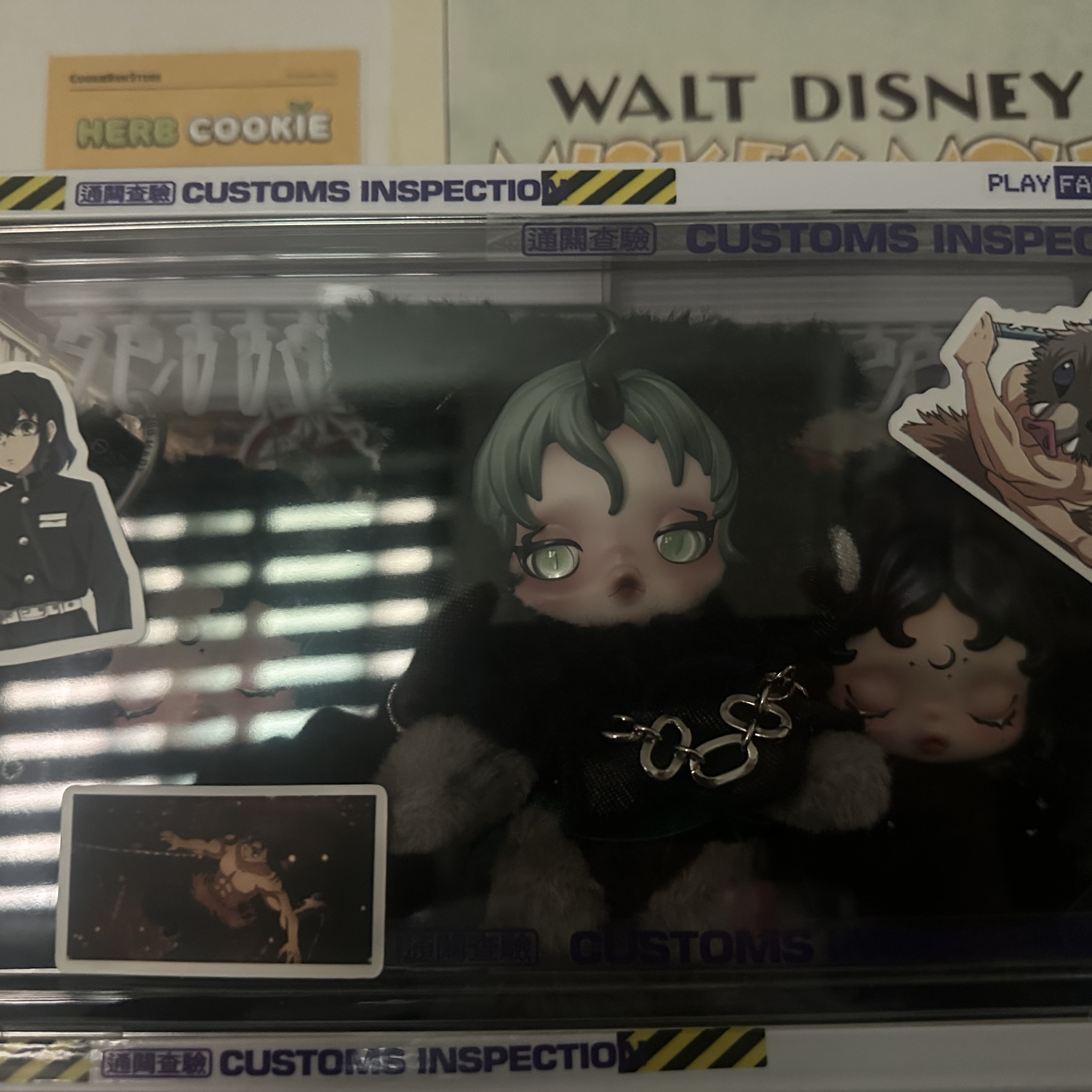Pop Mart Skullpanda x My Little Pony Series Plush Doll Pendant Queen Chrysalis (Opened Case), Pop Mart Skullpanda You Found Me ! Series Plush Doll Pendant Darkness (Opened Case) 착용 스타일 - 3