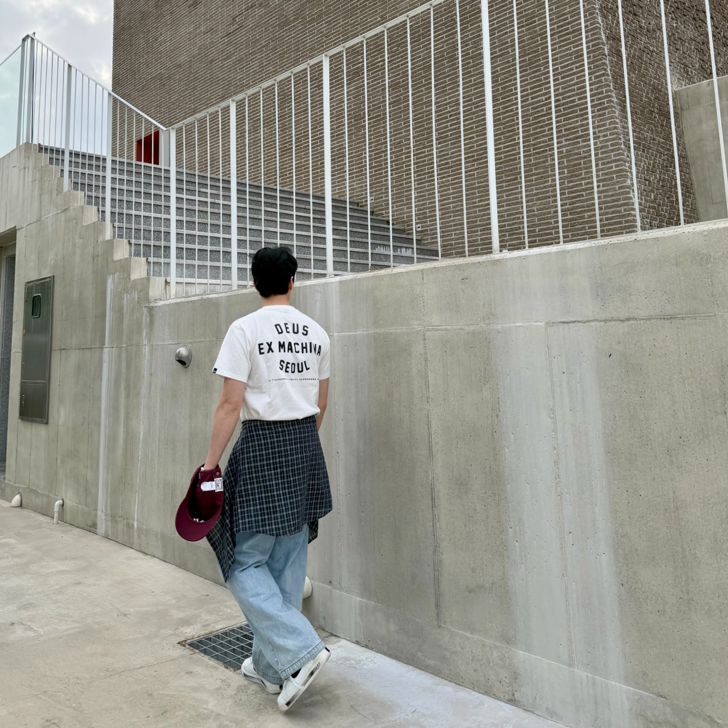 Deus Ex Machina Deus Seoul College Address T-Shirt White, Nike x Peaceminusone Air Force 1 Low Para-Noise 2.0 착용 스타일 - 4