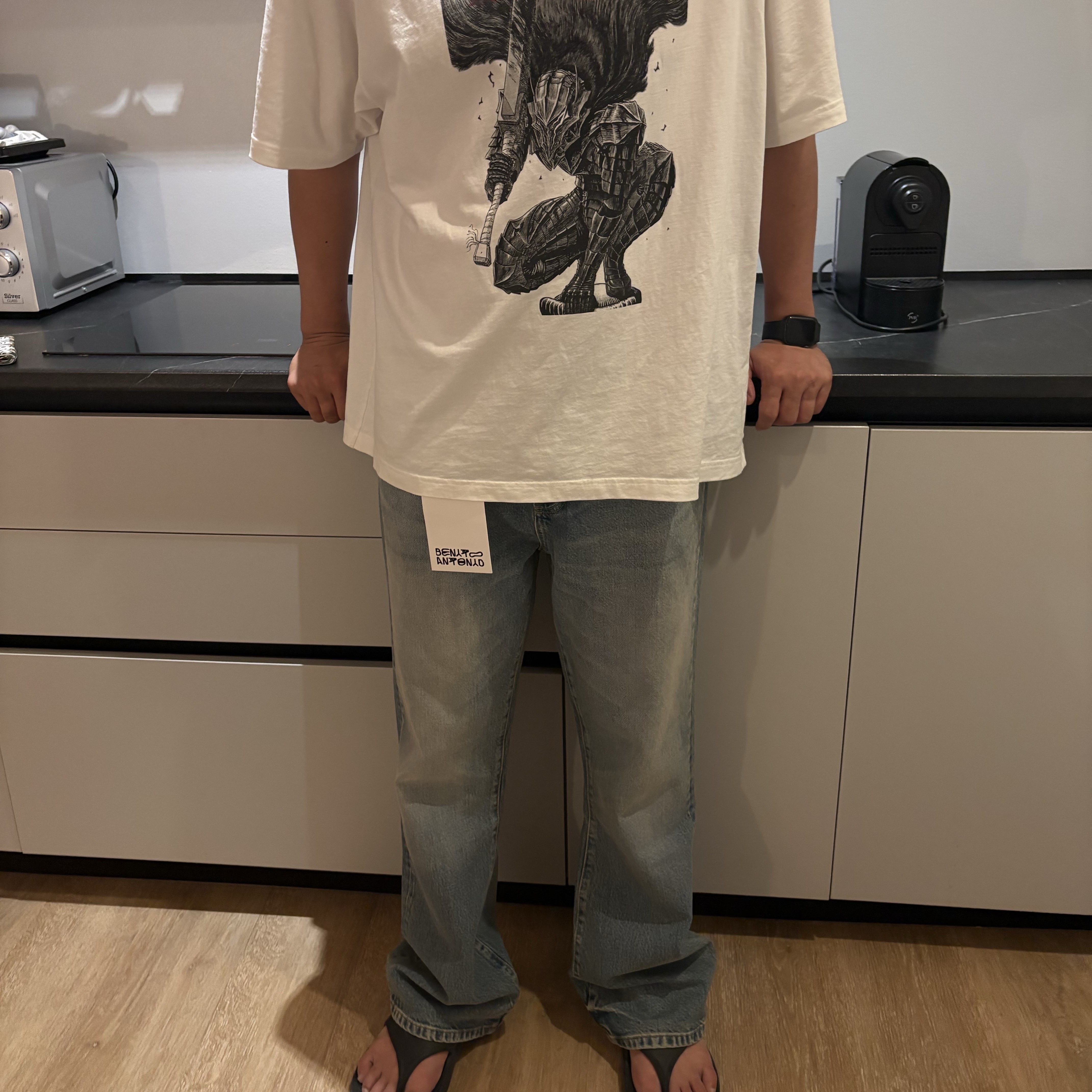 Zara x Bad Bunny Flare Fit Jeans Medium Blue 착용 스타일