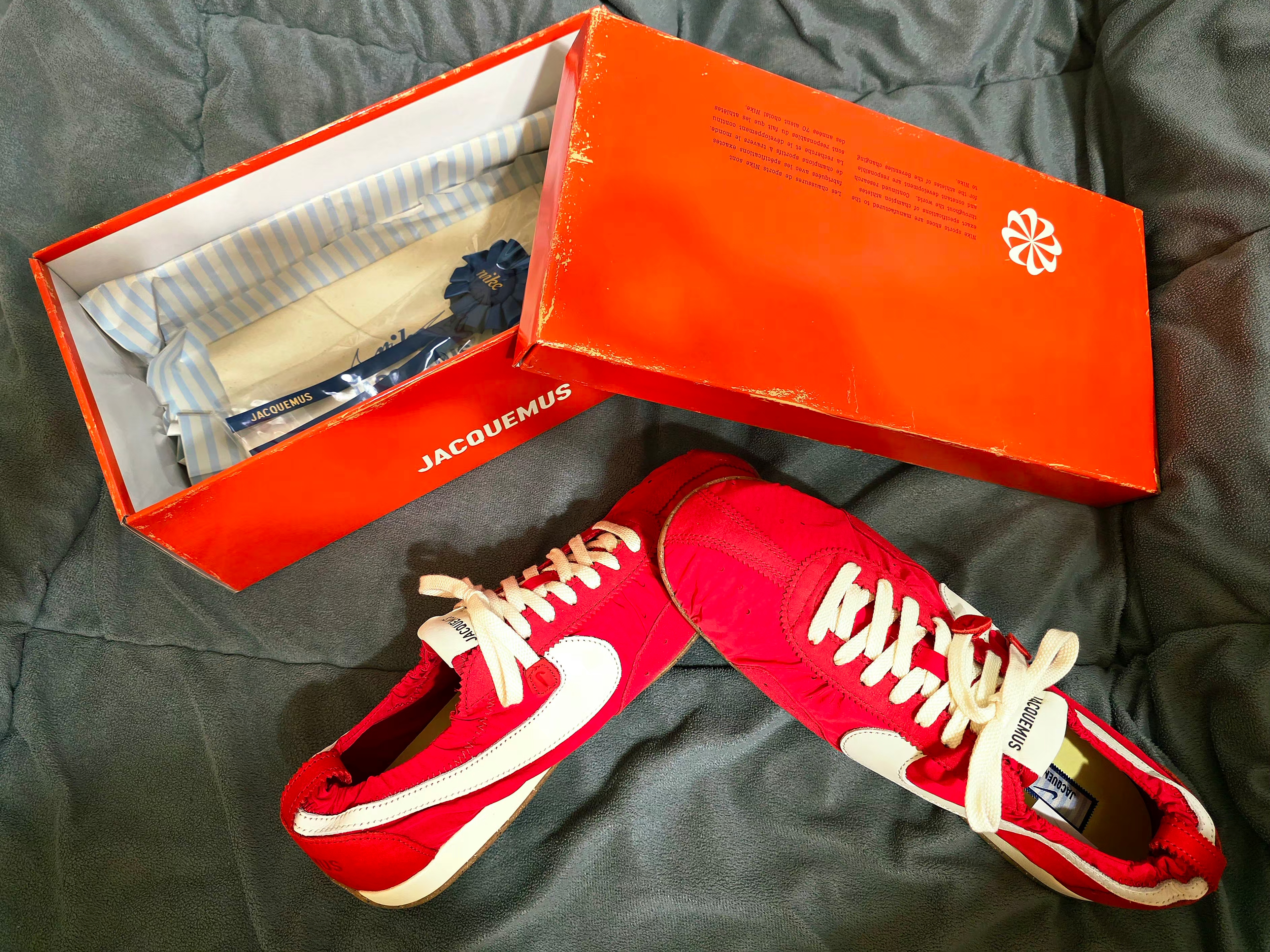Nike x Jacquemus Moon Shoe SP University Red and Bicycle Yellow 착용 스타일 - 1