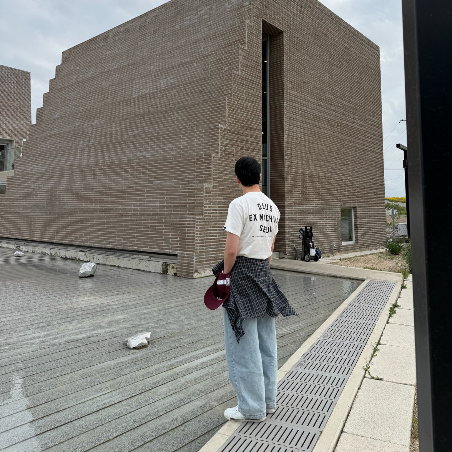 Deus Ex Machina Deus Seoul College Address T-Shirt White, Nike x Peaceminusone Air Force 1 Low Para-Noise 2.0 착용 스타일 - 3