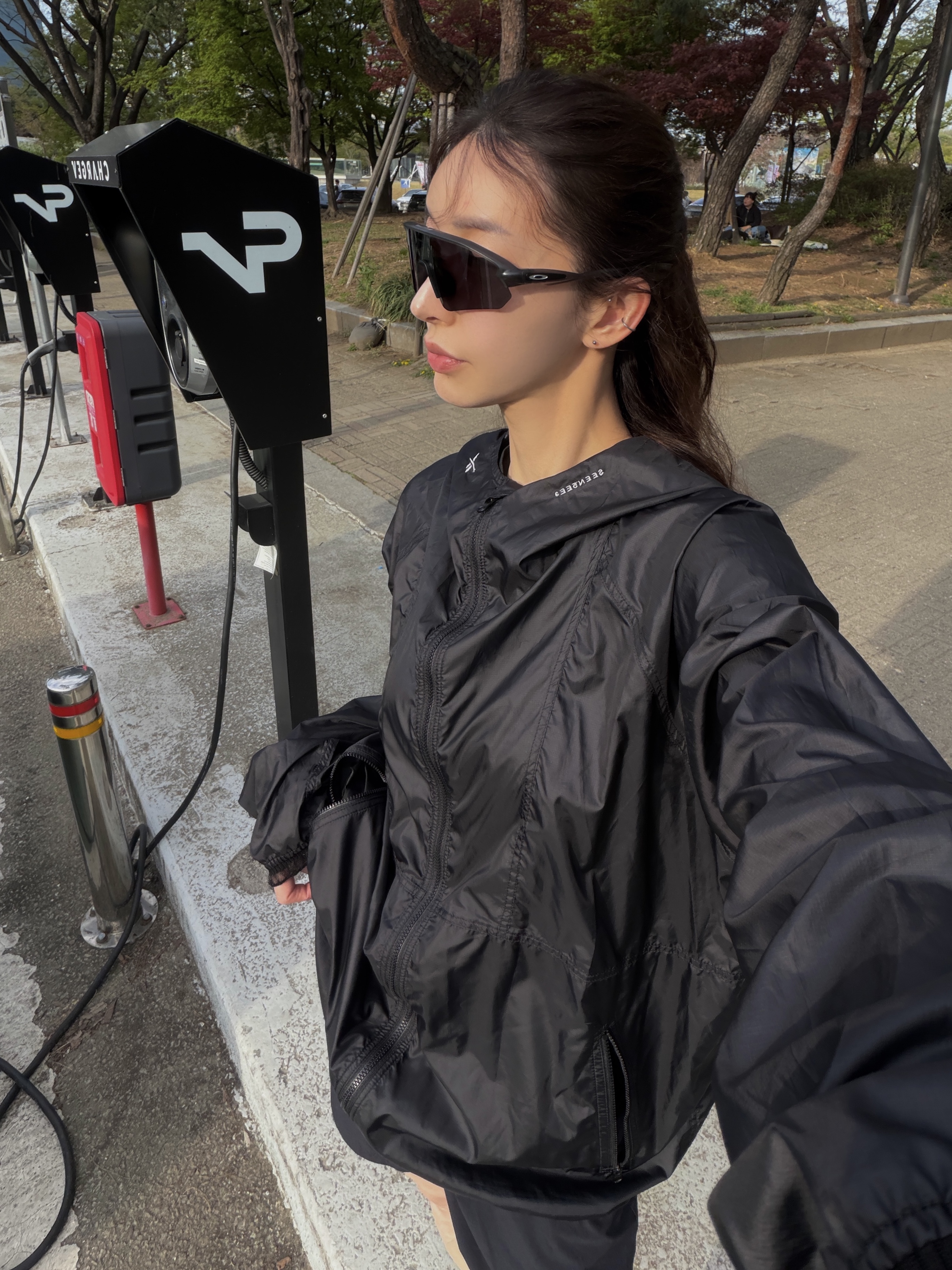 Oakley Stunt Devil Grey Smoke Frame Prizm Black Lenses High Bridge Fit, On Running Cloudmonster 3 Limelight Seedling 착용 스타일 - 3