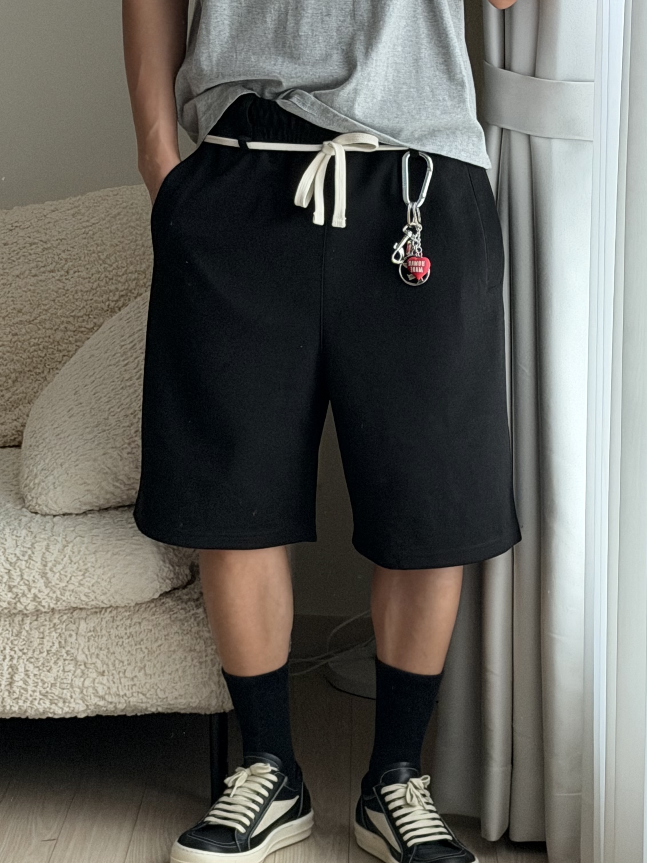 [KREAM 단독][니티드X림박스] Knitted Outstring Wide Training Pants Black, [KREAM 단독][니티드X림박스] Knitted Outstring Wide Training Pants Melange Grey 착용 스타일