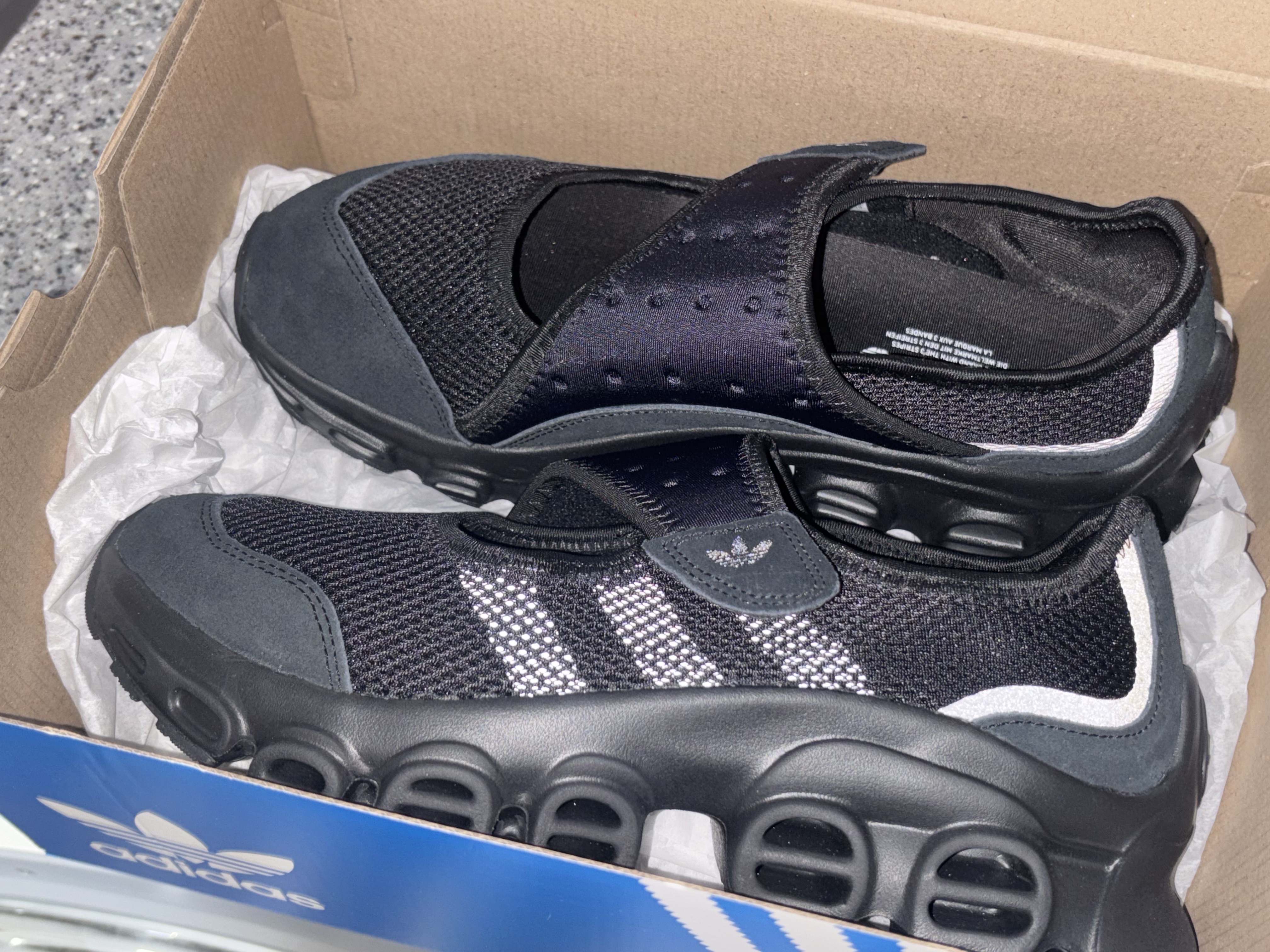 (W) Adidas Adifom Megajane Core Black 착용 스타일