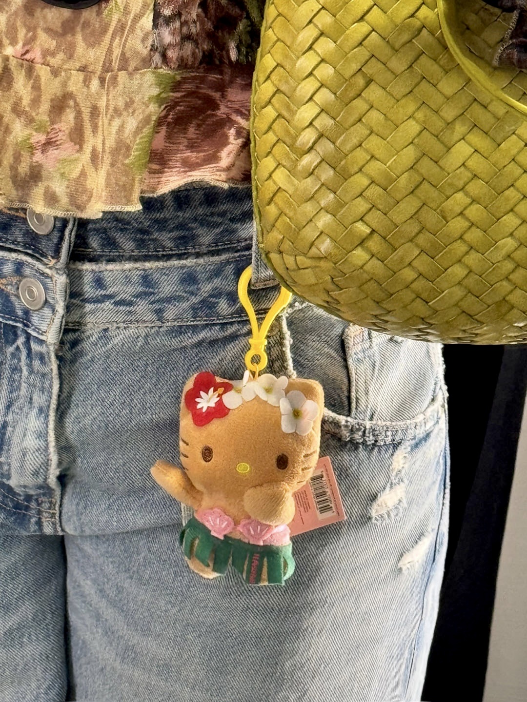 & Other Stories Small Braided Leather Bag Olive, Sanrio Hello Kitty Hula Kiss 4" Hawaii Series Plush 착용 스타일 - 4