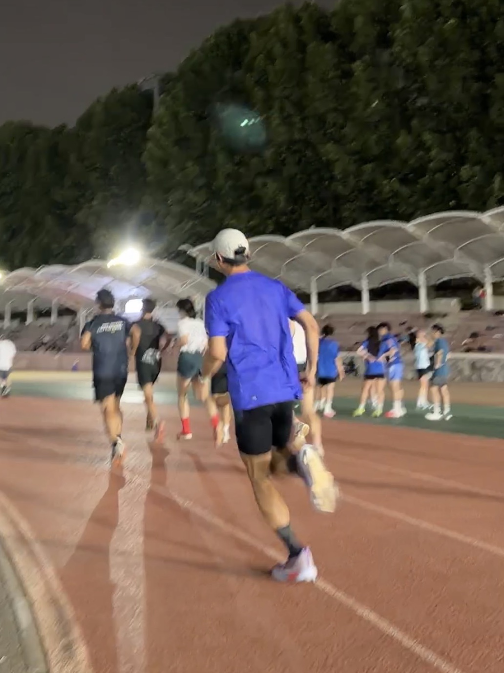 Asics Metarun Short Sleeve Shirt Cobalt Burst 착용 스타일 - 1