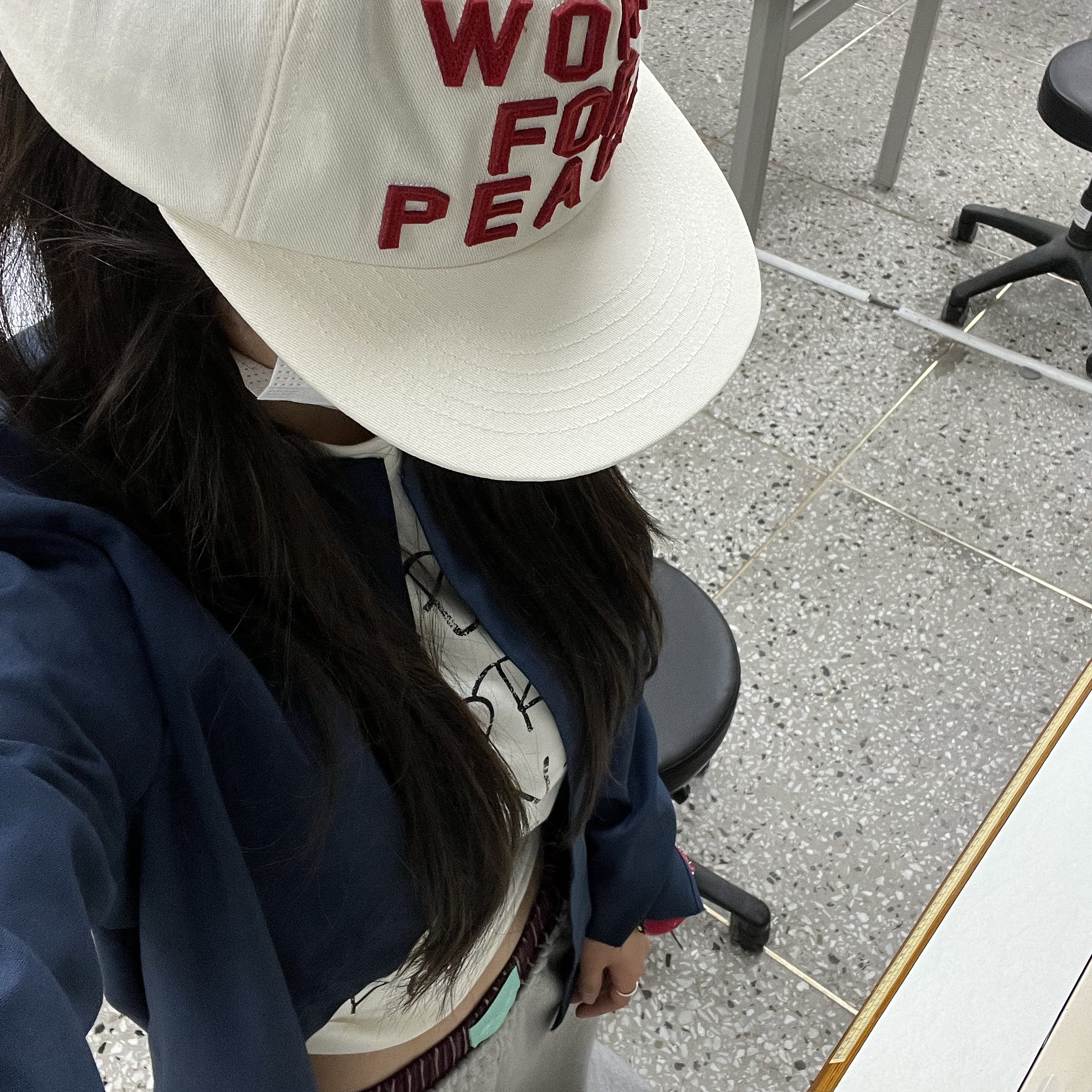 AMOU Work For Peace 5pannel Cap Ivory, THIS IS FINE Boxer Brief Burgundy 착용 스타일 - 2
