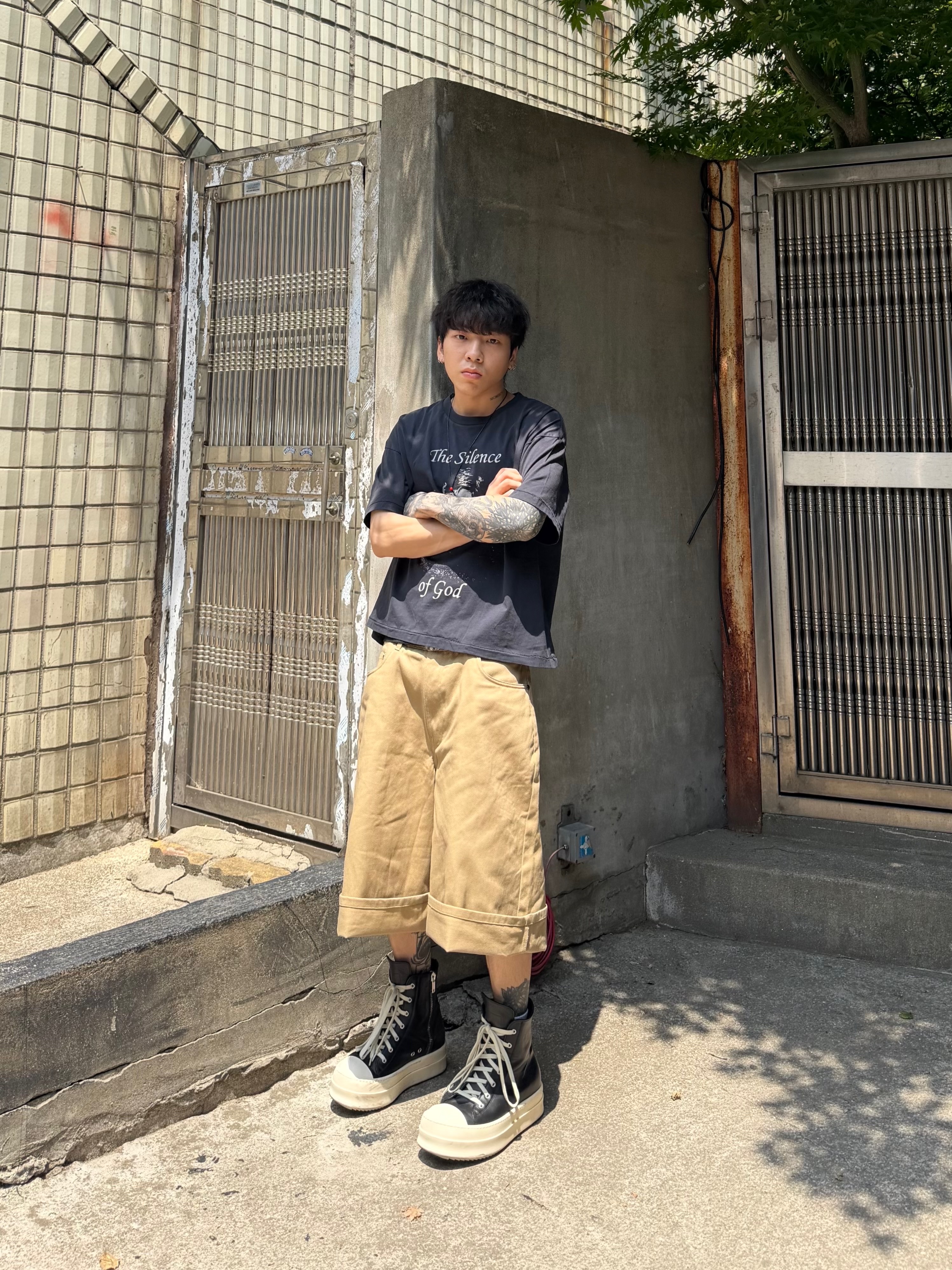 Rick Owens Mega Bumper Sneakers Black Milk 착용 스타일 - 6