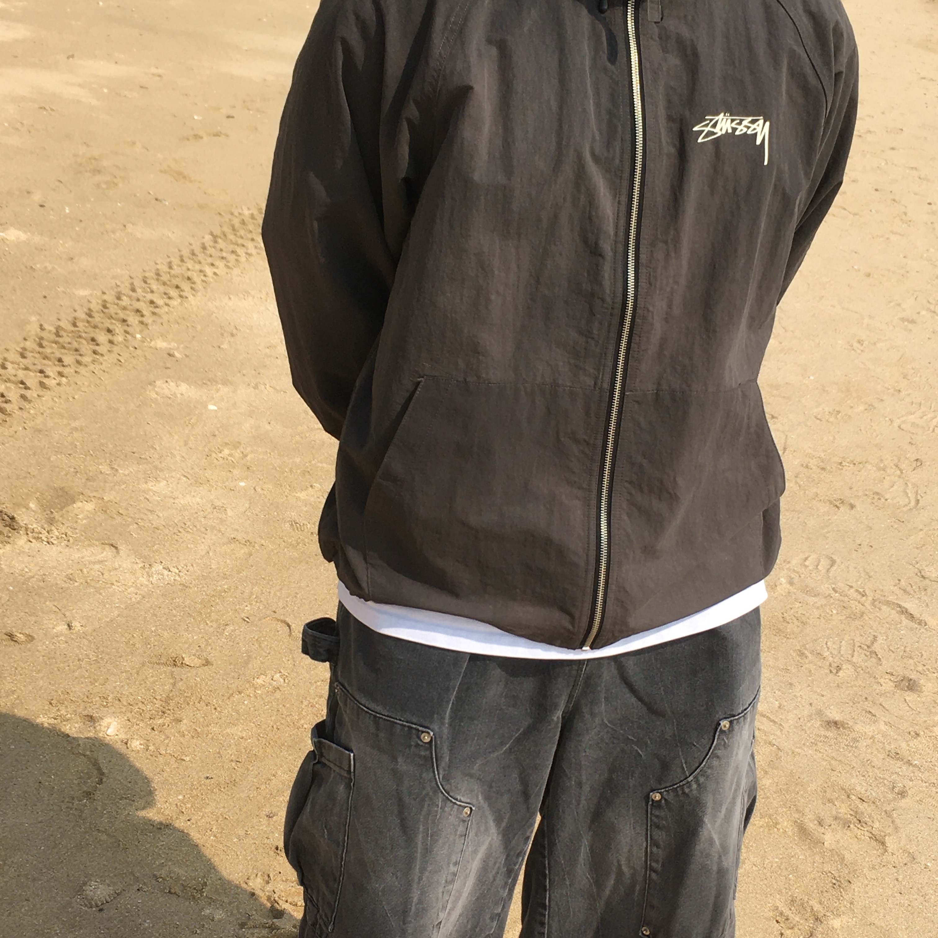 Stussy Wave Dye Beach Shell Jacket Black 착용 스타일 - 4