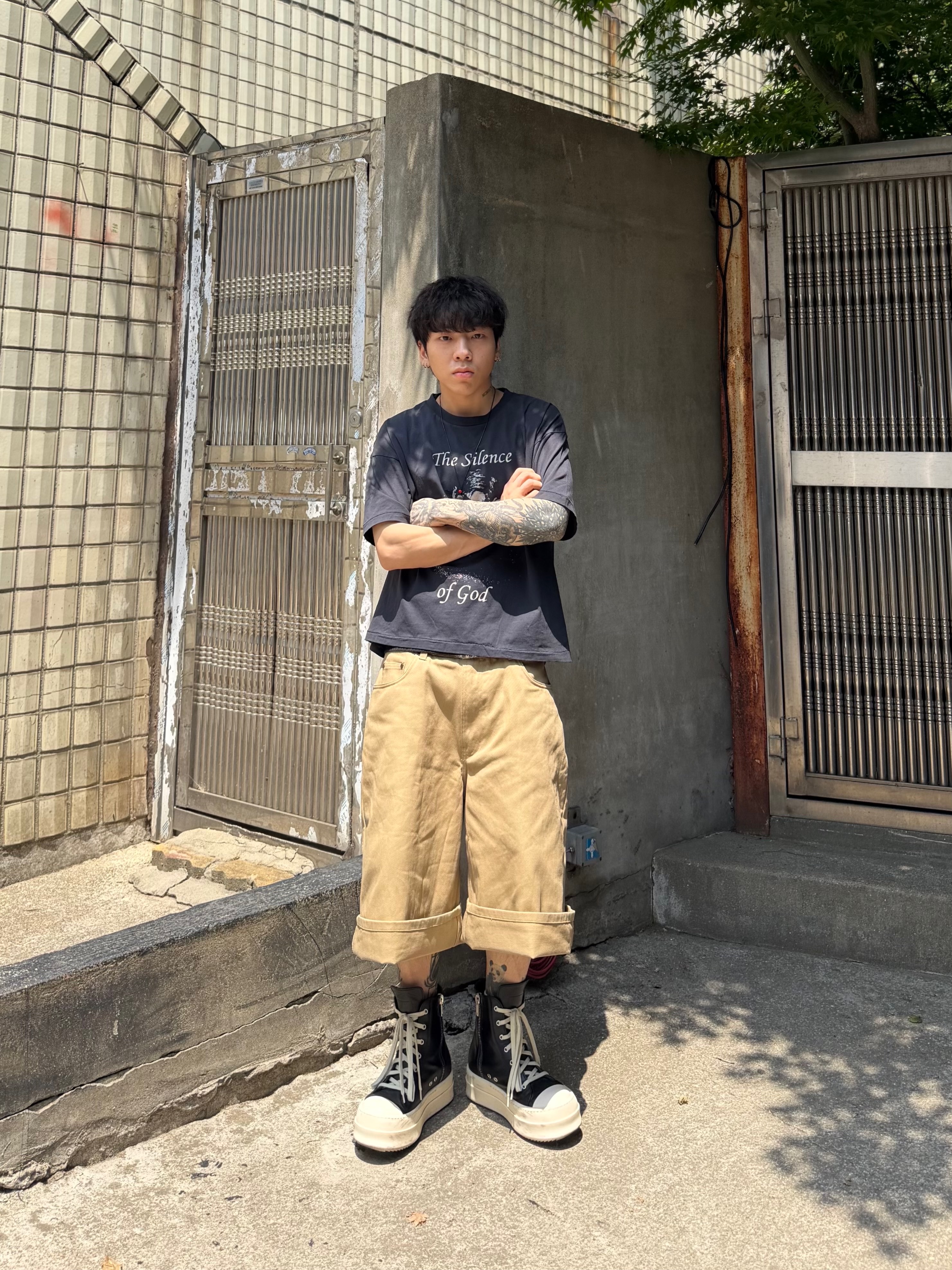Rick Owens Mega Bumper Sneakers Black Milk 착용 스타일 - 5