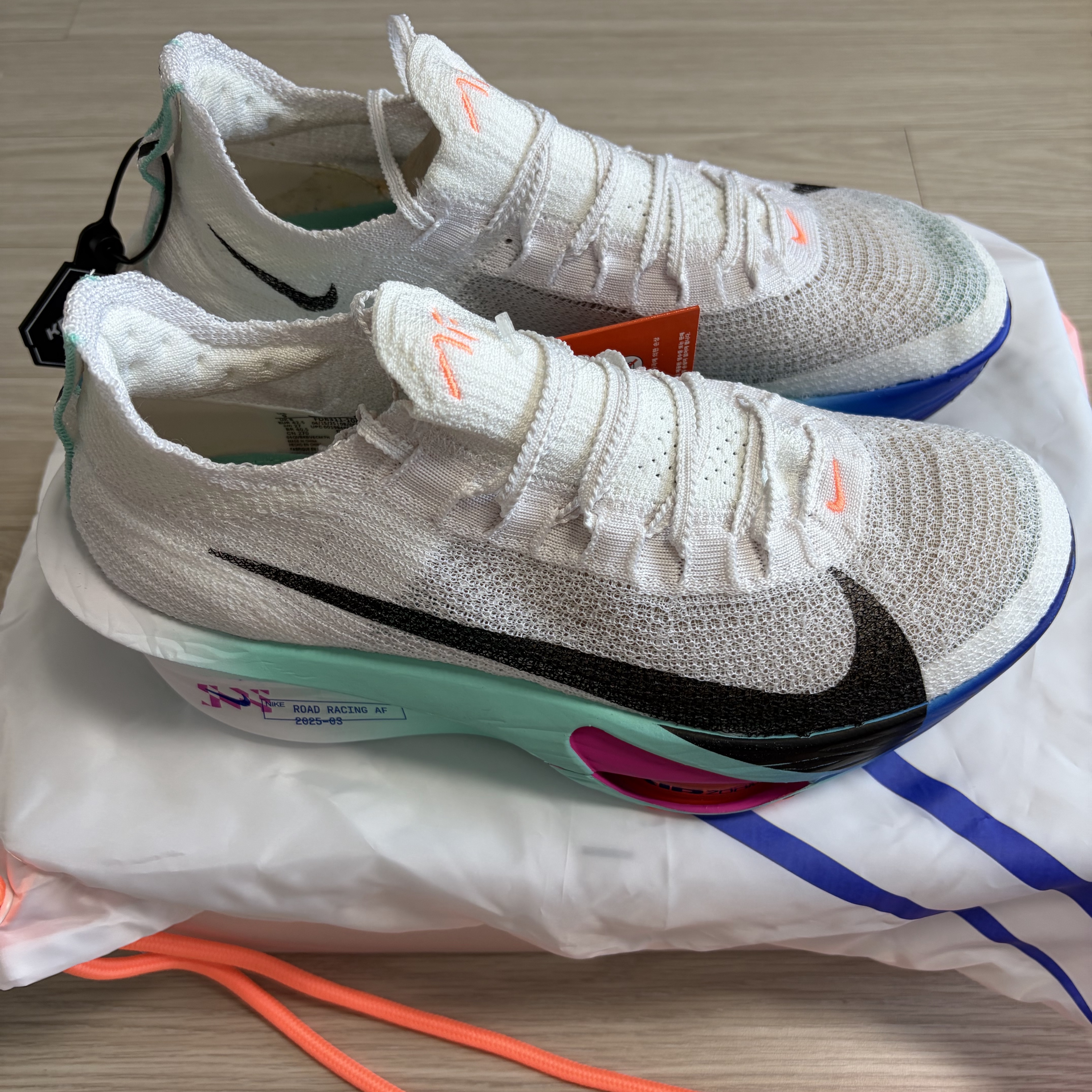 Nike Air Zoom Alphafly Next% 3 White Hyper Turquoise 착용 스타일 - 4