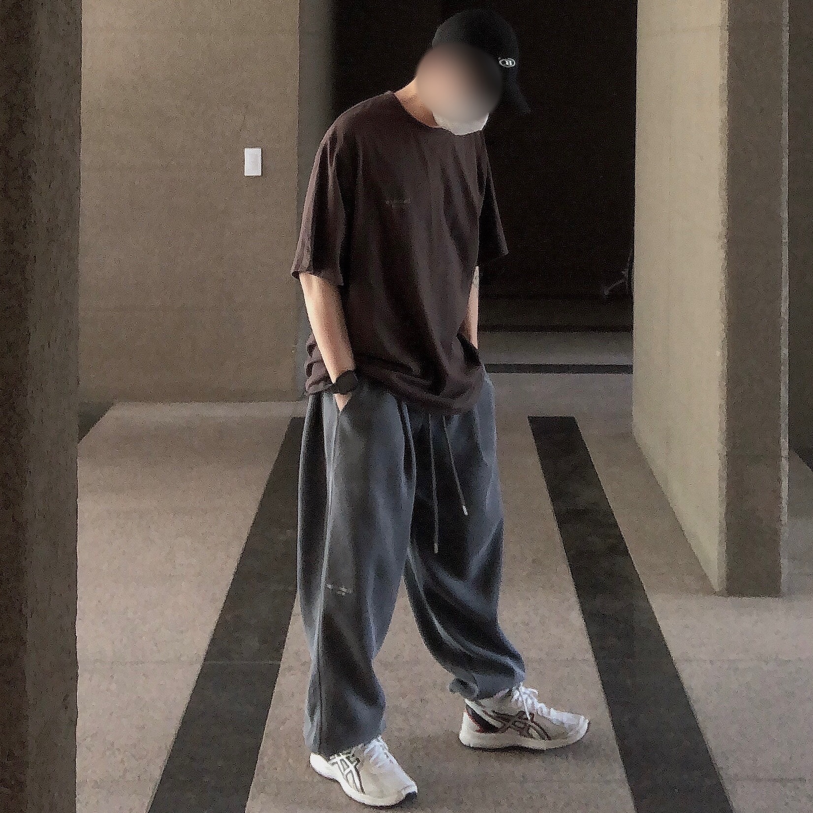 Undermycar Mu.03 Anti Fxxking Logo Play Oversized Sweat Jogger Pigment Gray 착용 스타일 - 3