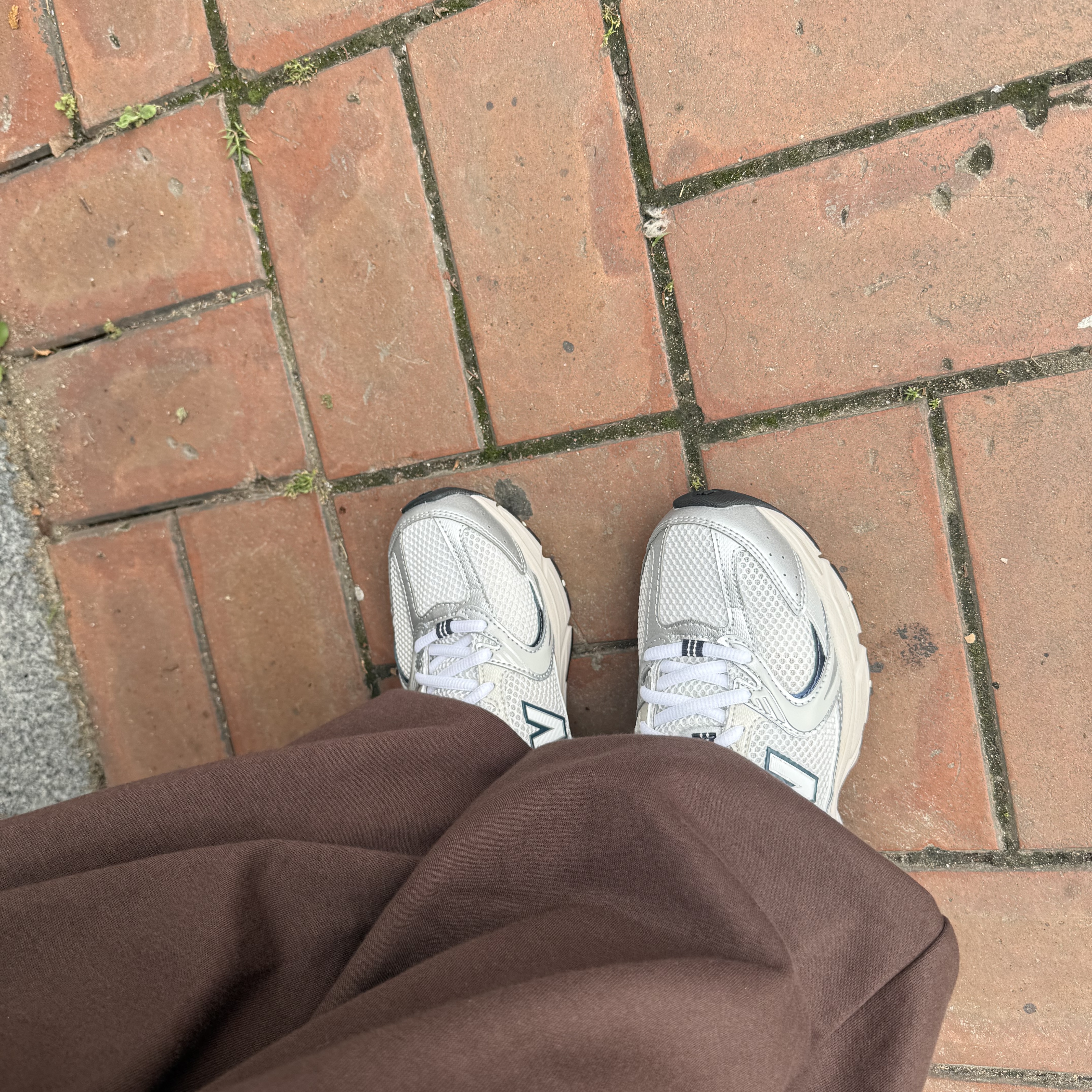 New Balance 530 Steel Grey 착용 스타일
