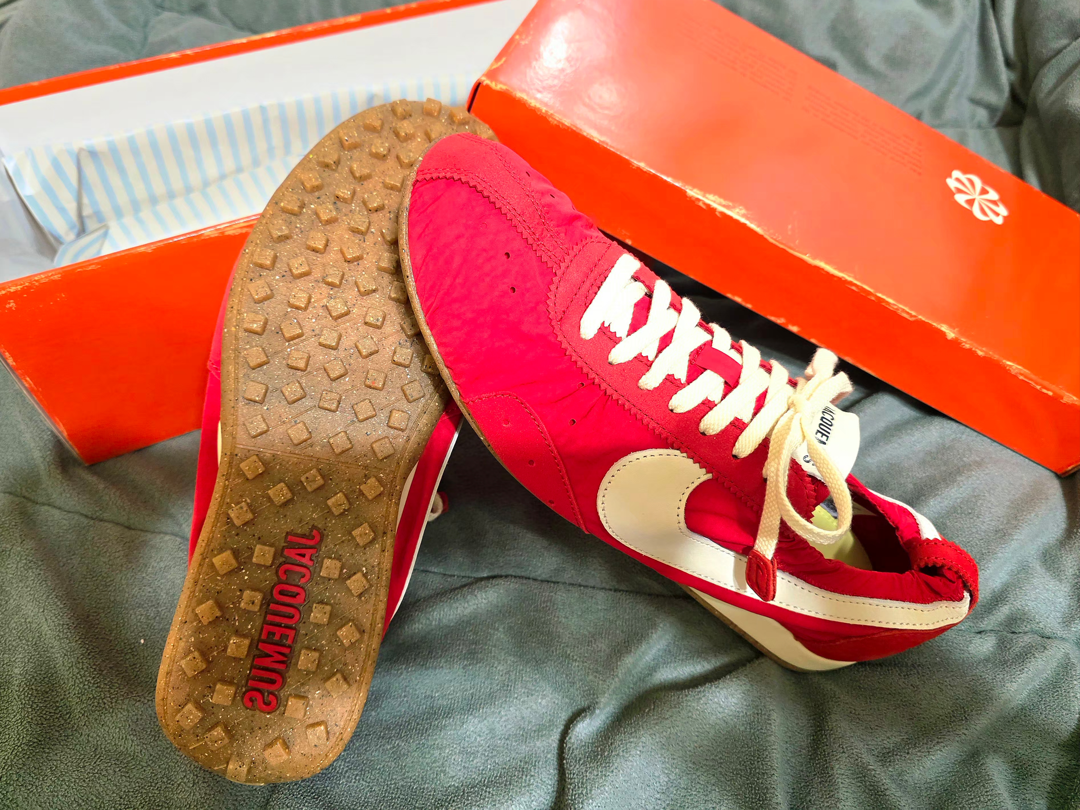 Nike x Jacquemus Moon Shoe SP University Red and Bicycle Yellow 착용 스타일 - 3