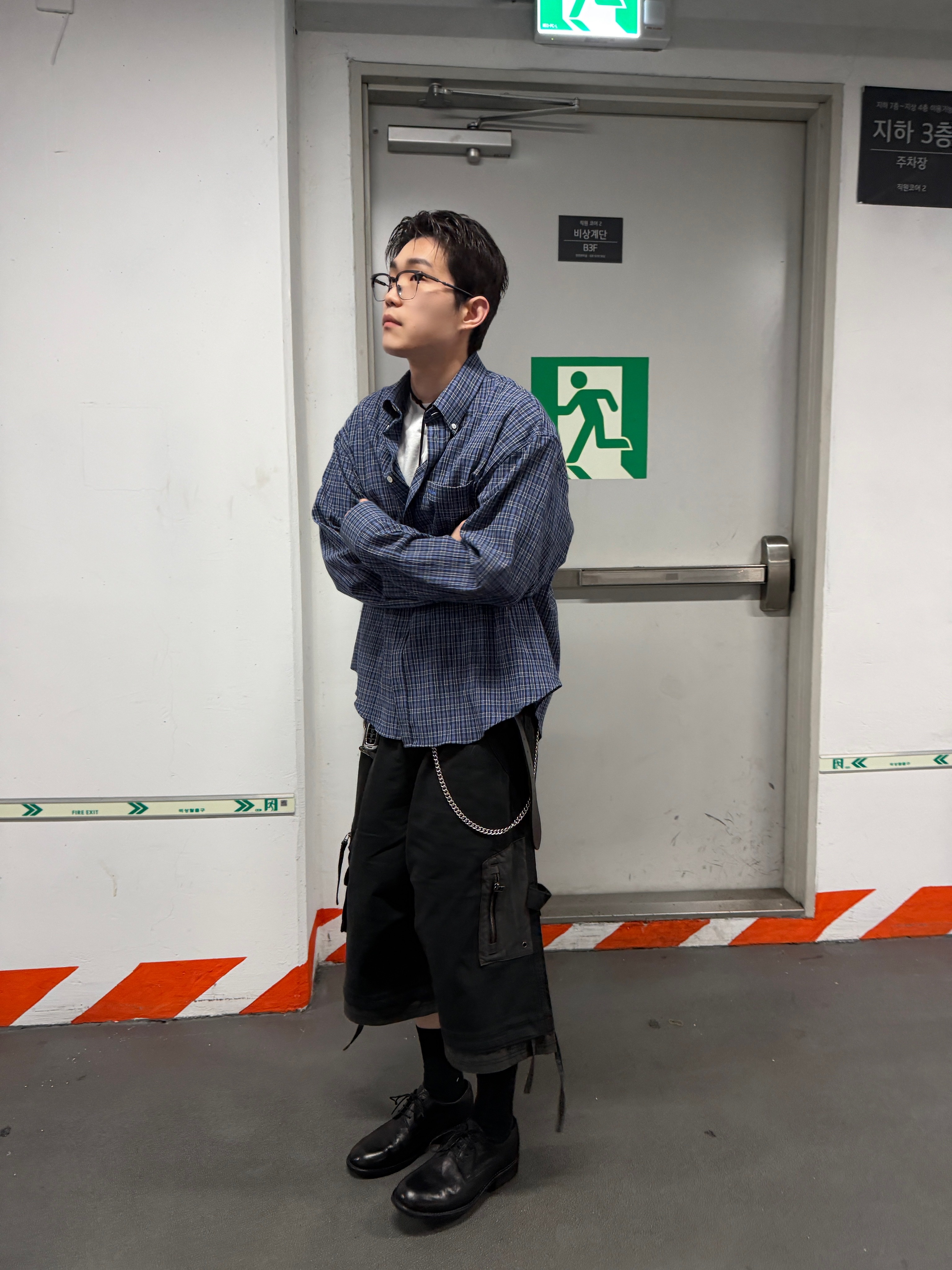ETCE Layered Cargo Bermuda Shorts Black 착용 스타일 - 6